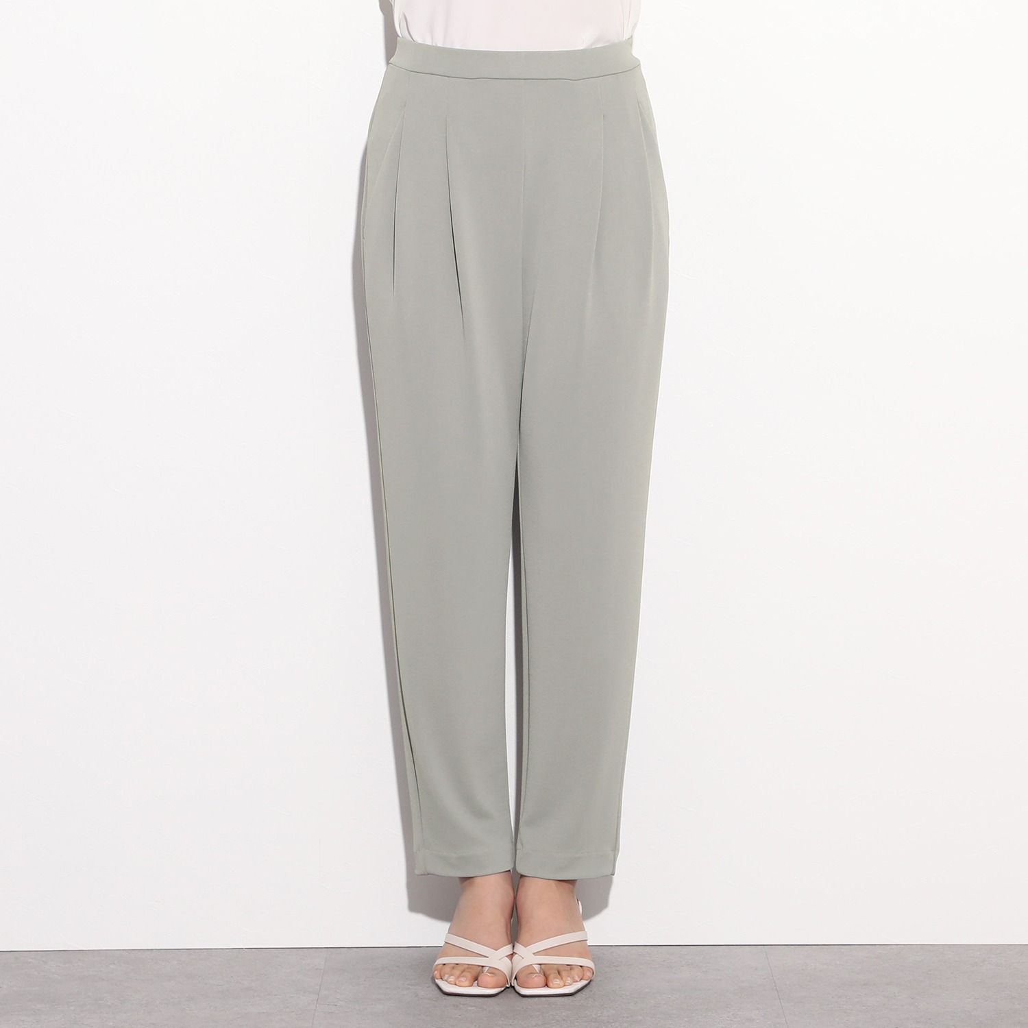 上質ごこち 冷感スムース タックテーパードパンツ