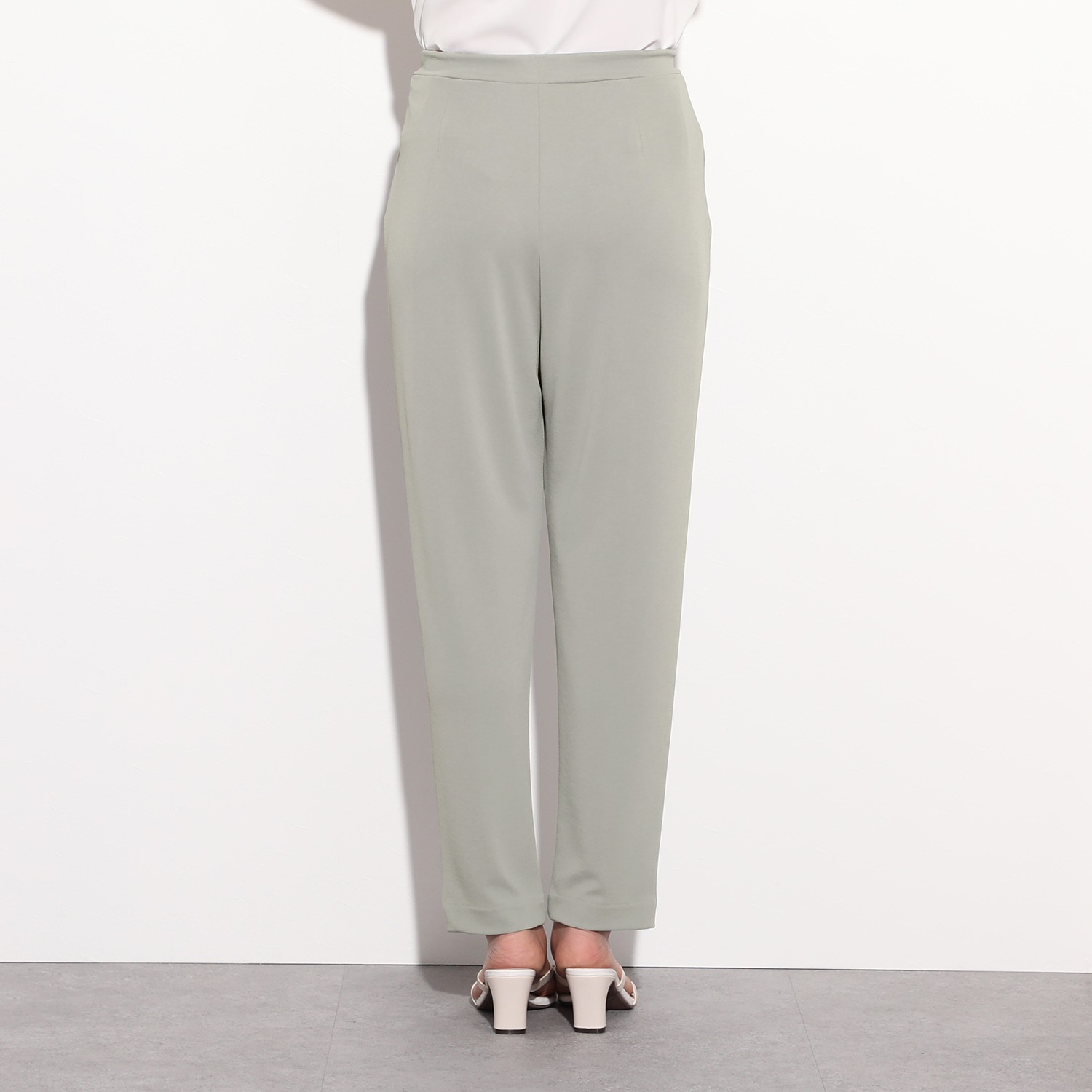上質ごこち 冷感スムース タックテーパードパンツ