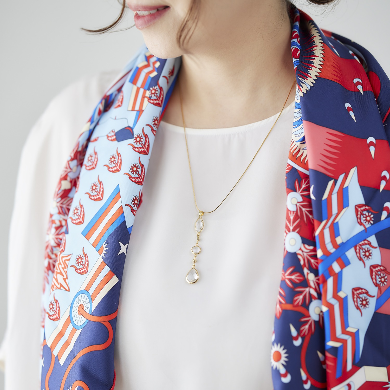 シマ・リリアーナ カットビジュウ ３ストーンデザイン スライドチェーン ペンダント