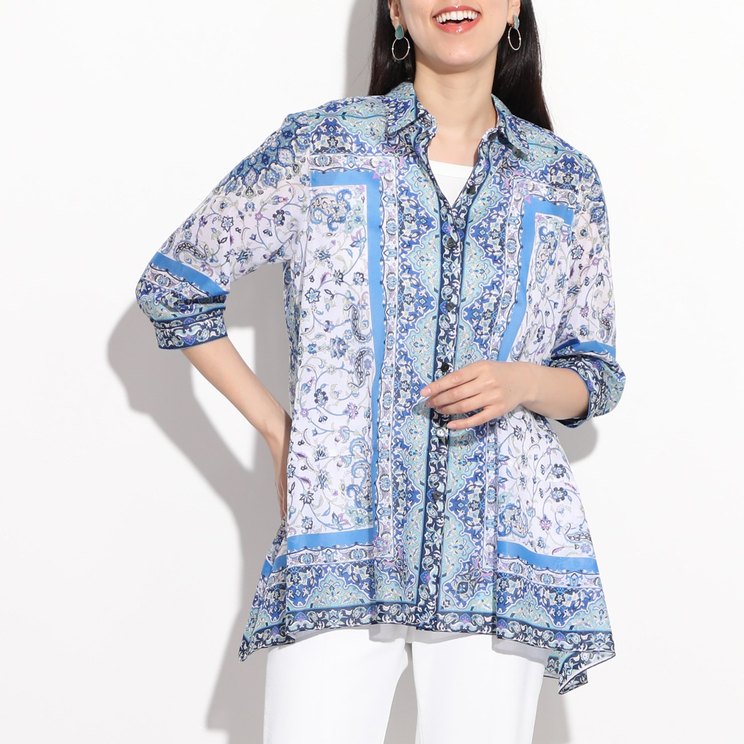 シルクロードクラブ サンガネール柄 脇下がりデザイン シャツカラーブラウス