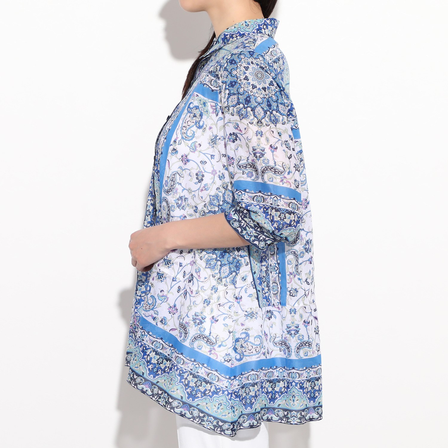 シルクロードクラブ サンガネール柄 脇下がりデザイン シャツカラーブラウス