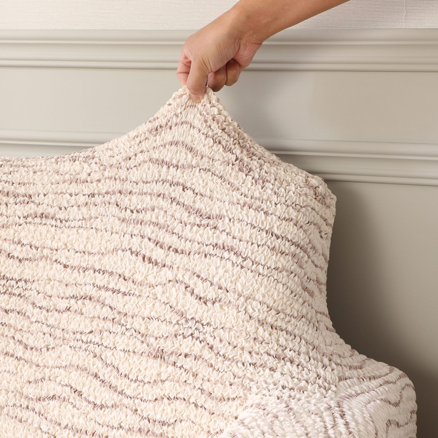 ＜２人掛け＞伸縮自在で取り付け楽々！ 洗えて手触りなめらか イタリア製 マイクロファイバー ソファカバー 