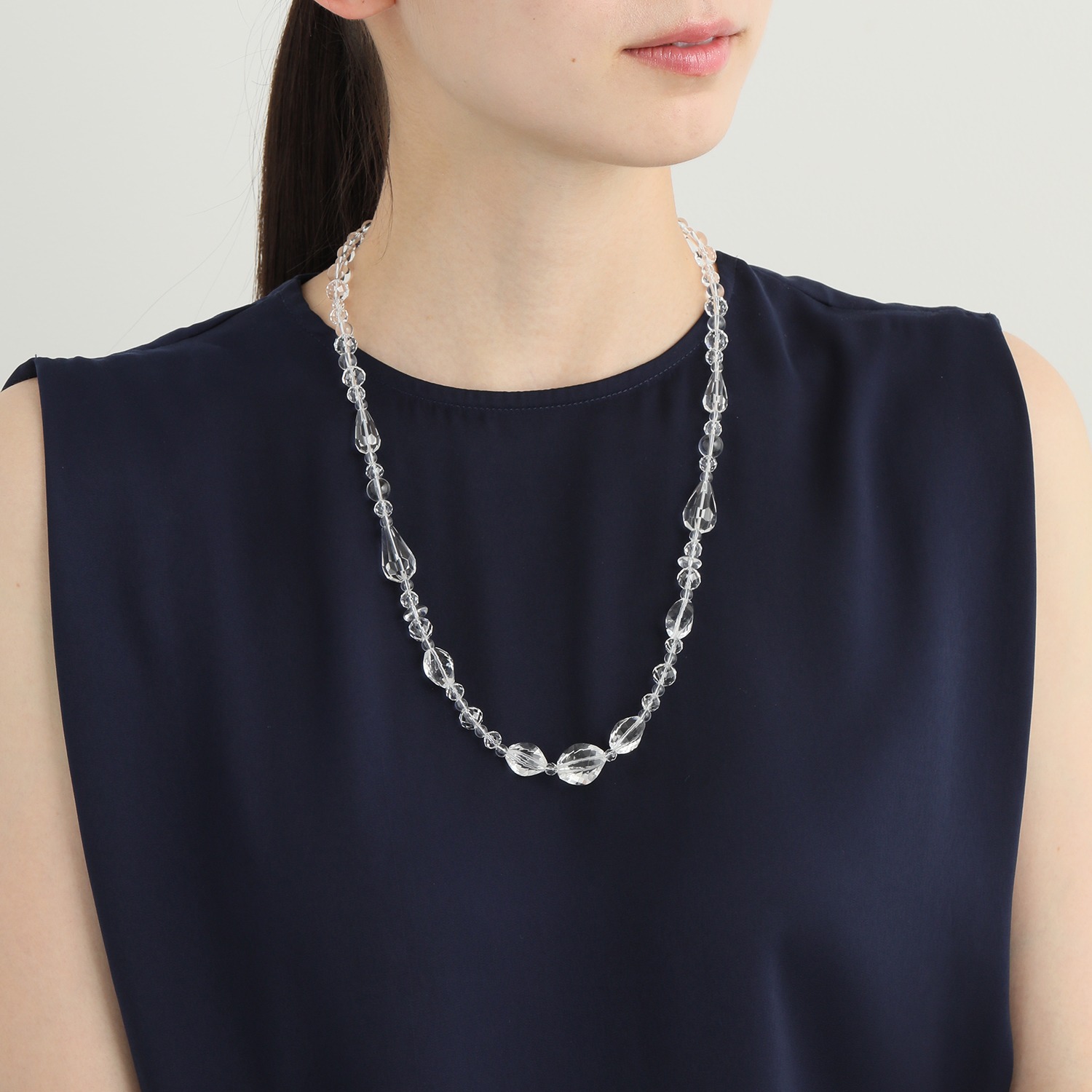 貴煌 １８５カラットＵＰ 天然水晶 ツイストデザイン ネックレス