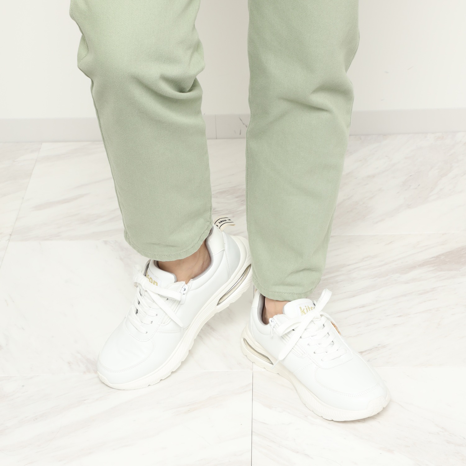 キットソン 超軽量 エアソールスニーカー