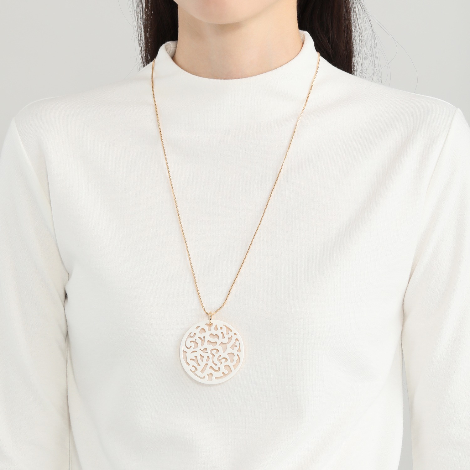 エアリーフェアリー 透かし柄 ラウンドモティーフ リバーシブル ロングネックレス