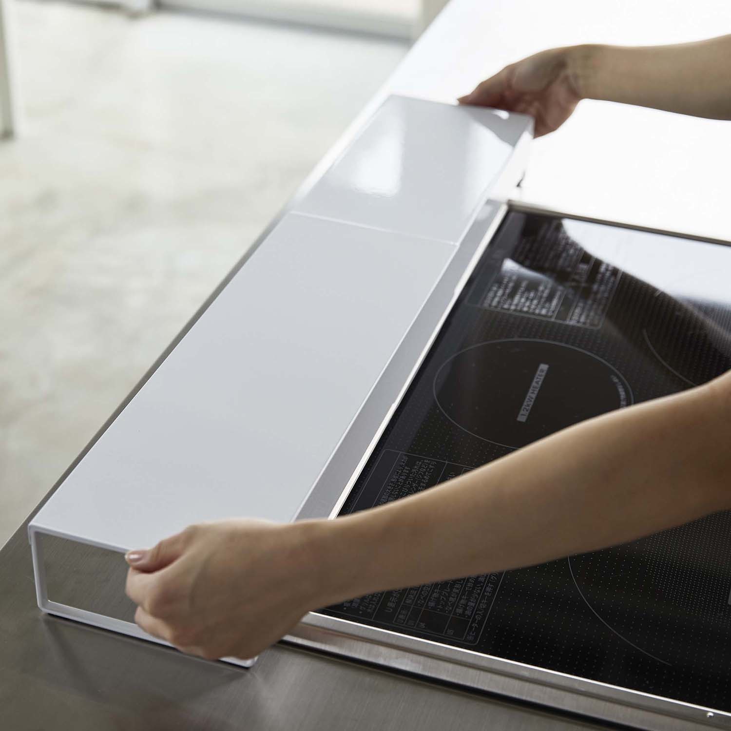 山崎実業　タワー 汚れ防止＆空間有効活用！ 奥行ワイド棚付き 伸縮排気口カバー 