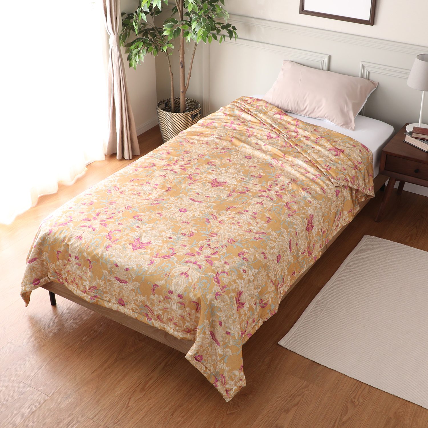 ＜ダブル＞西川 手引きシルク１００％わた で至福の掛け心地 洗える真綿肌掛けふとん 