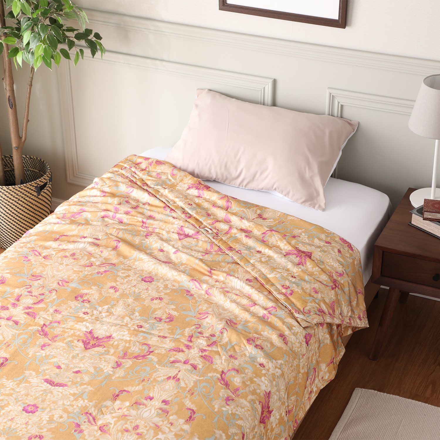 ＜ダブル＞西川 手引きシルク１００％わた で至福の掛け心地 洗える真綿肌掛けふとん 