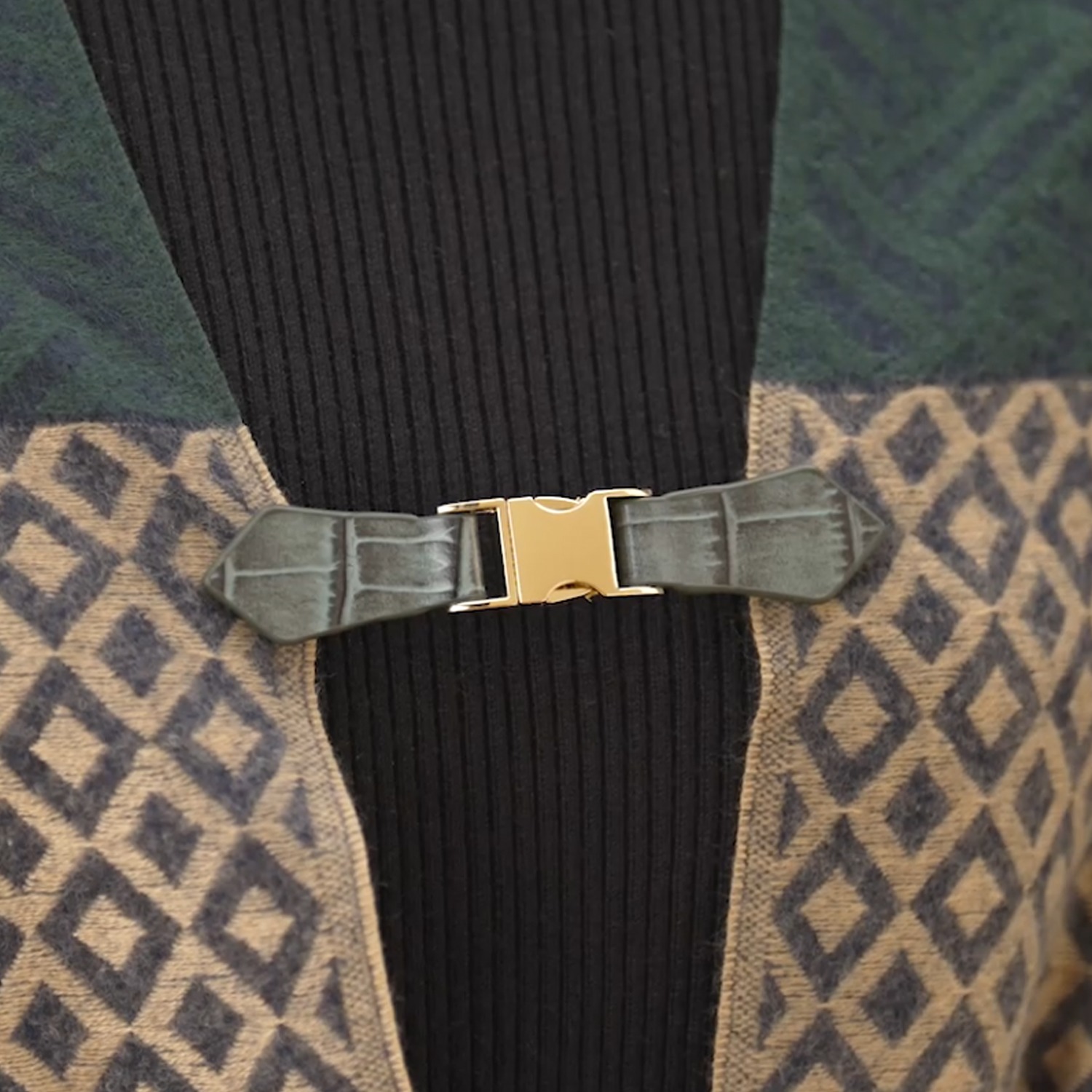 ＜バックルタイプ＞リジェップ ずれ落ちを防止して おしゃれにアレンジ！ レザーストールクリップ プレミアム　２個セット 