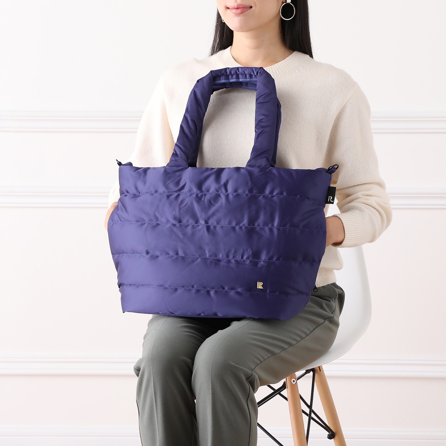 ルートート ダウンとフェザーで ふんわり軽く暖かい “フェザールーグランデ” トートバッグ