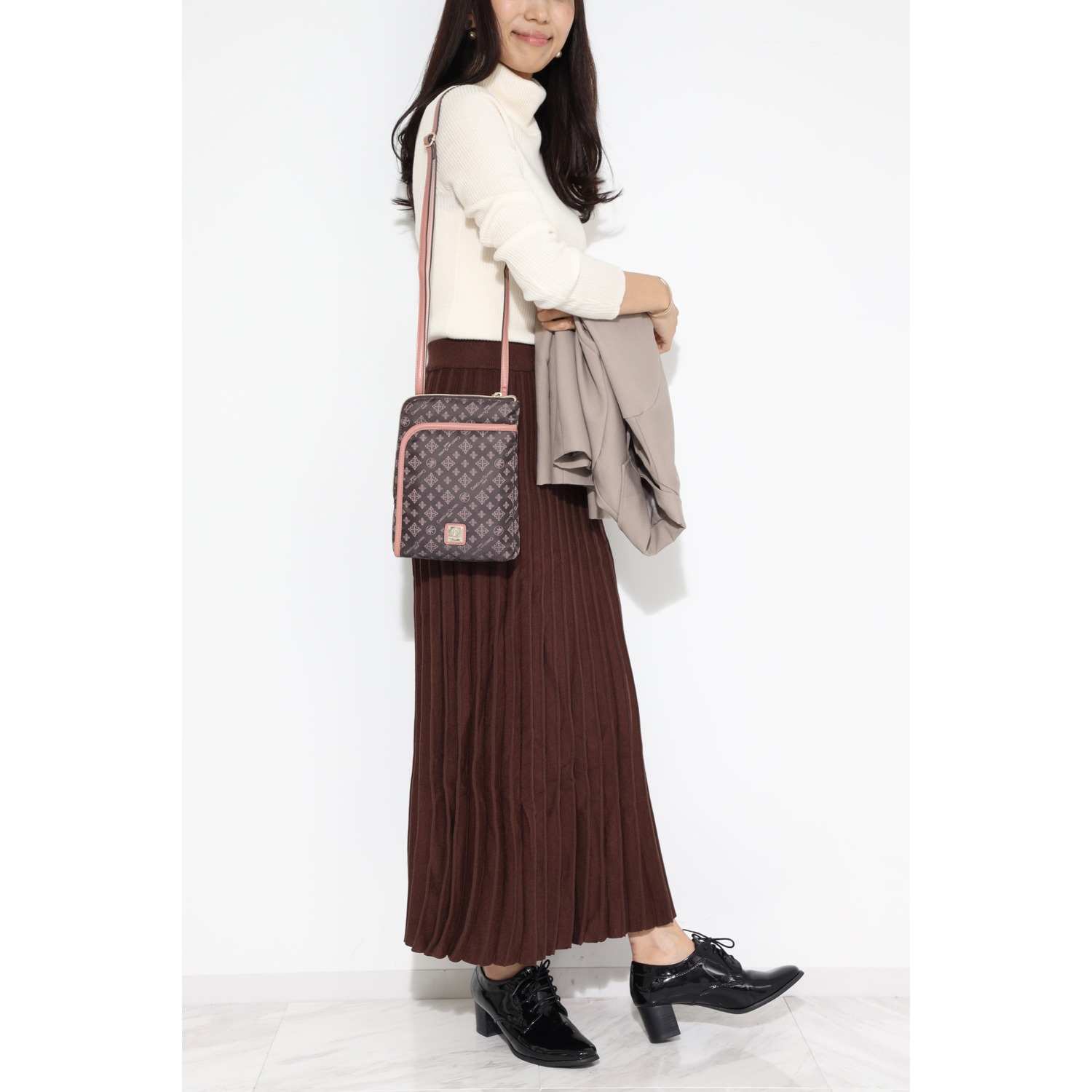 クリスチャン　オリビエ はっ水 ジャガード Ｌ字型ファスナー ショルダーバッグ