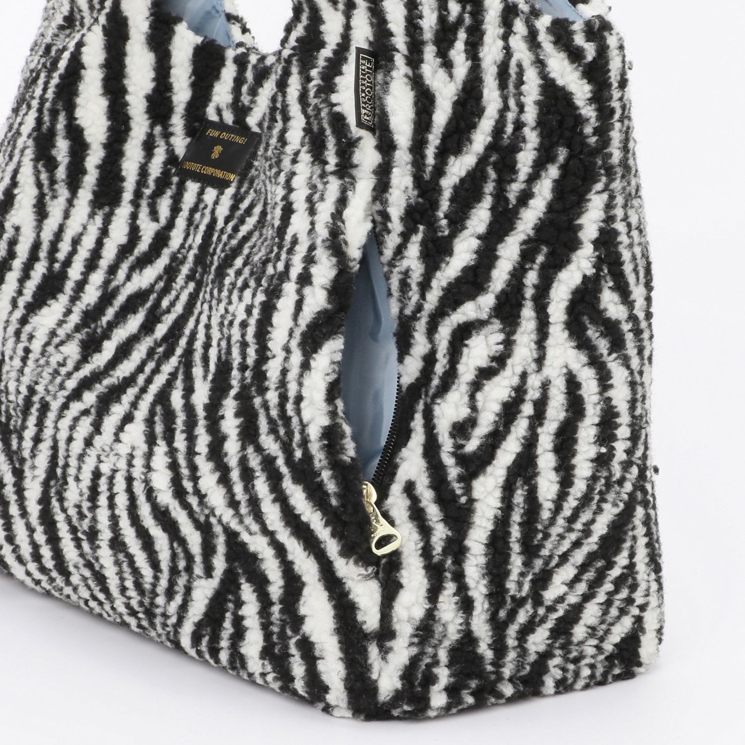 ルートート バッグインバッグ機能で 中身の整理整頓が可能！ Ａ４ＯＫ 季節を感じるトートバッグ