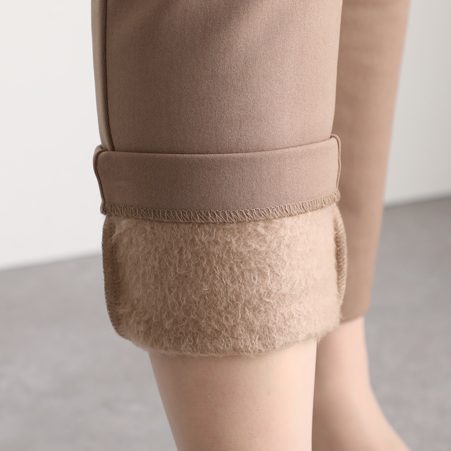 ＜股下６４ｃｍ＞ピーツー 吸湿発熱・吸放湿 裏起毛スリムパンツ