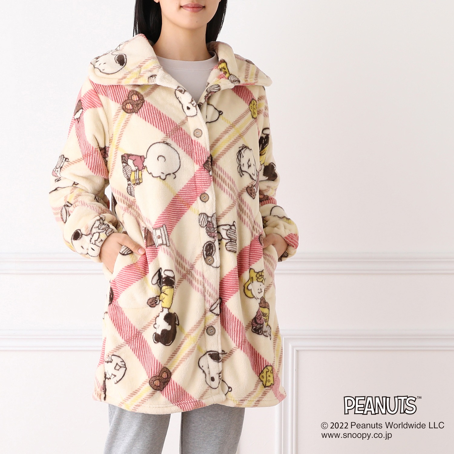西川 スヌーピー マイクロファイバー あったか着る毛布