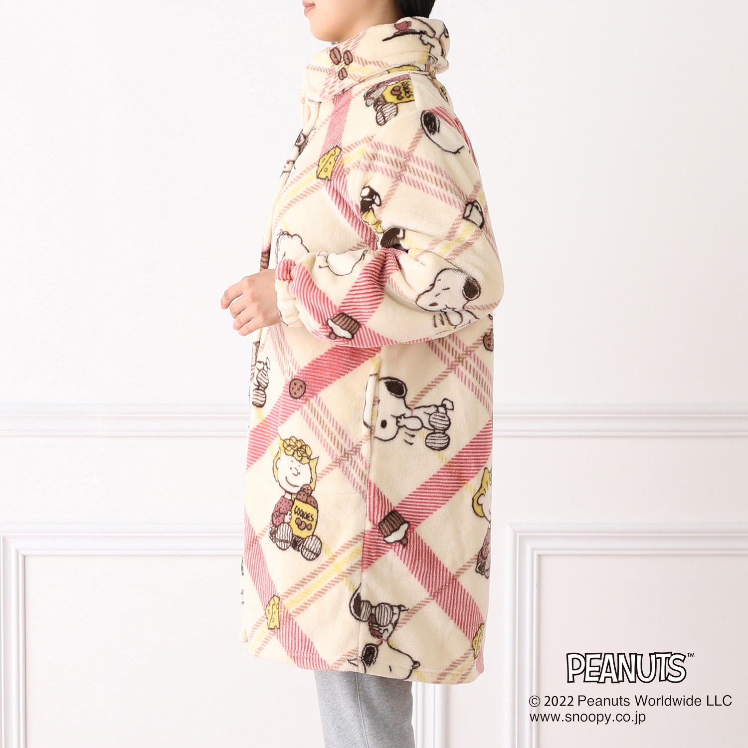 西川 スヌーピー マイクロファイバー あったか着る毛布
