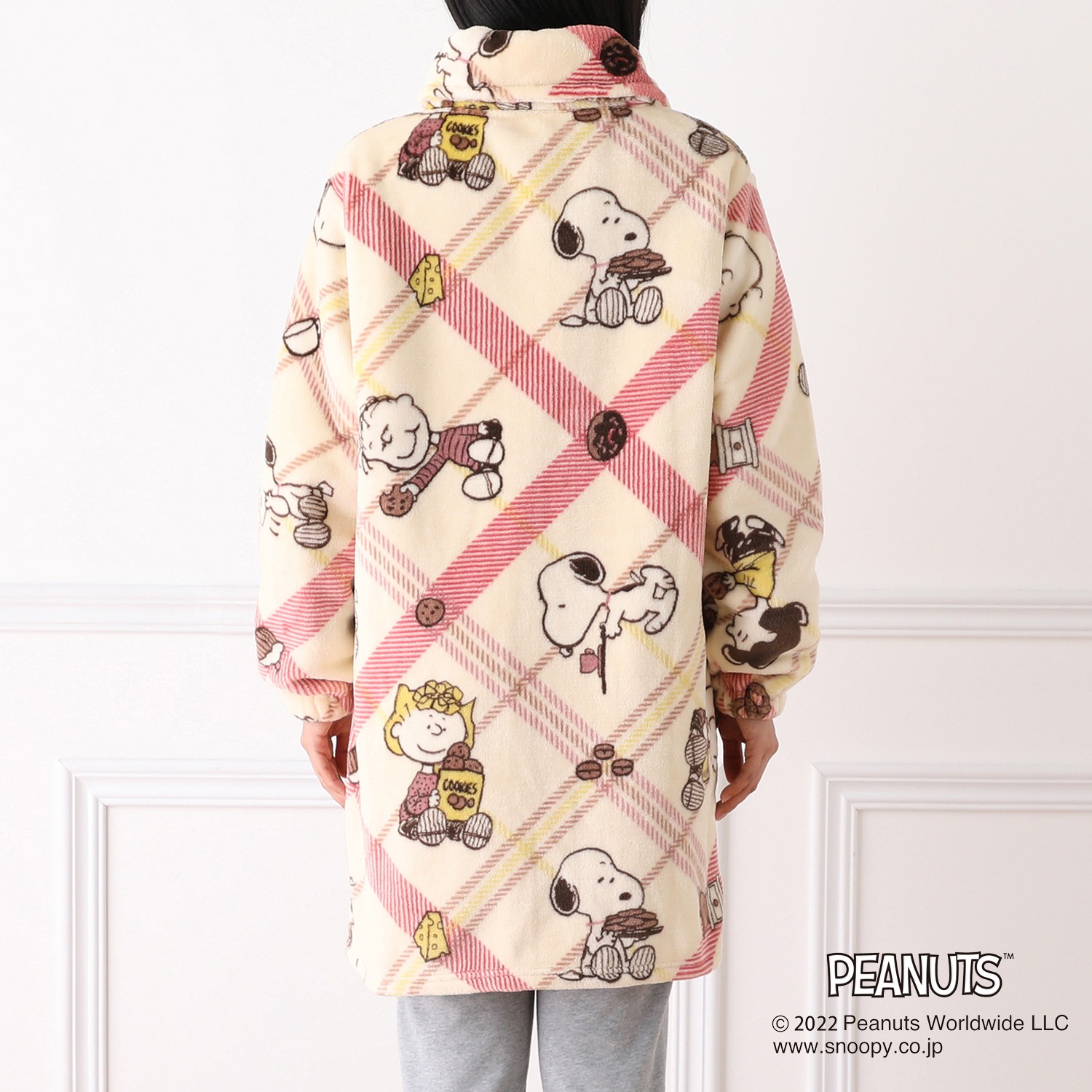 西川 スヌーピー マイクロファイバー あったか着る毛布
