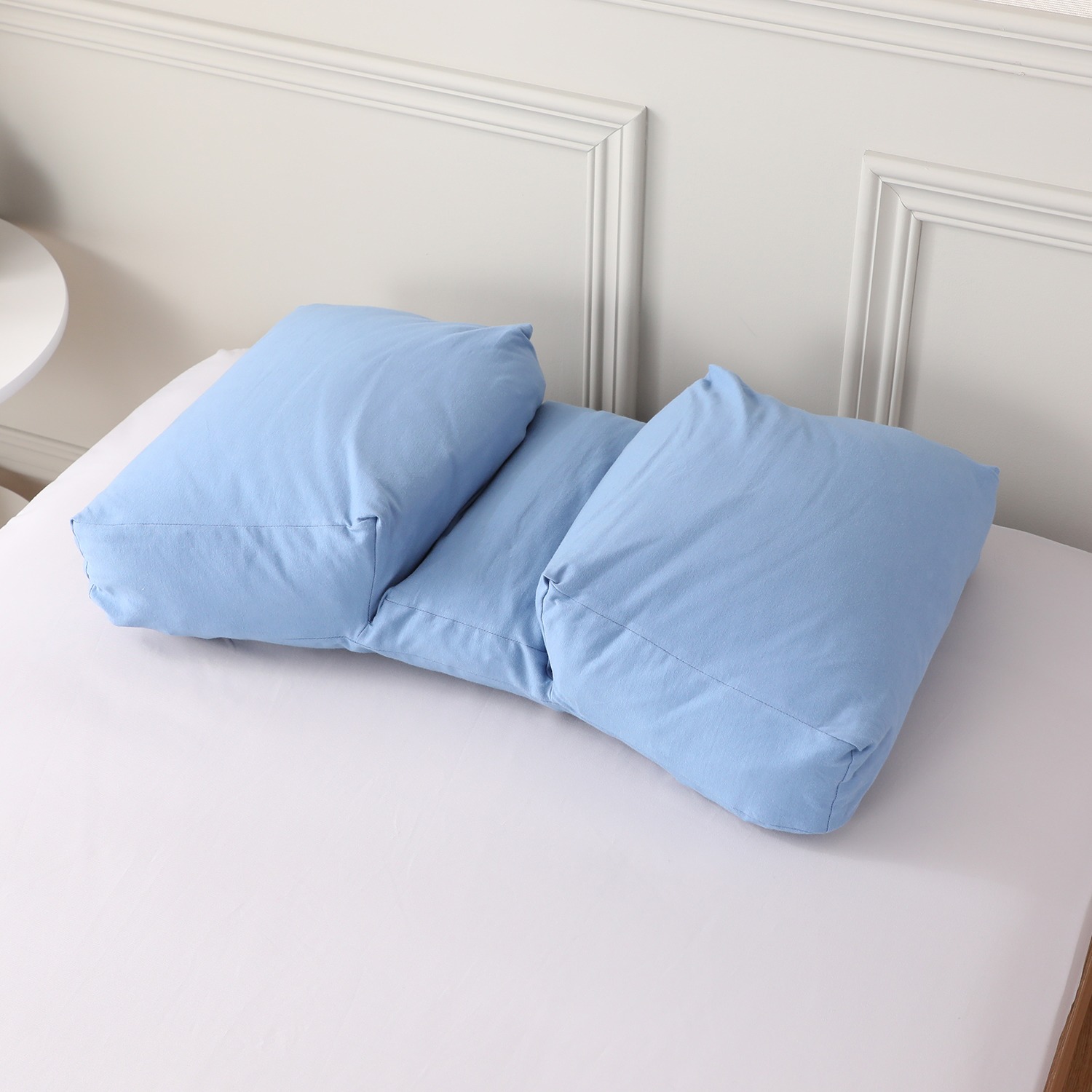 デンマーク発！ 両サイドが高くなる 特殊形状で 包み込まれるような寝心地 フォスフレイクス サイレントハグピロー カバー付