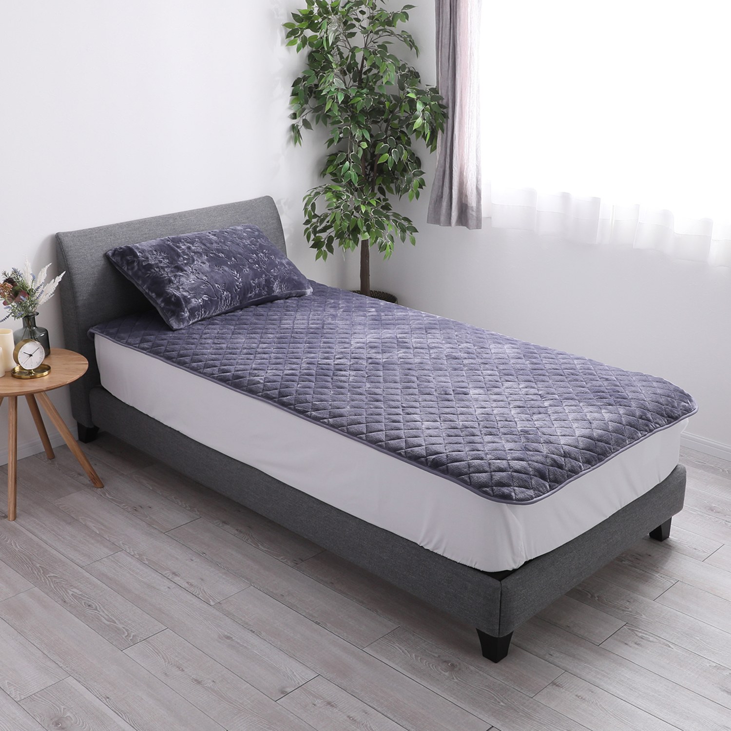 ＜ダブル＞西川 とろける 極上ファータッチ あったか吸湿発熱 ウォームラヴ 敷きパッド 