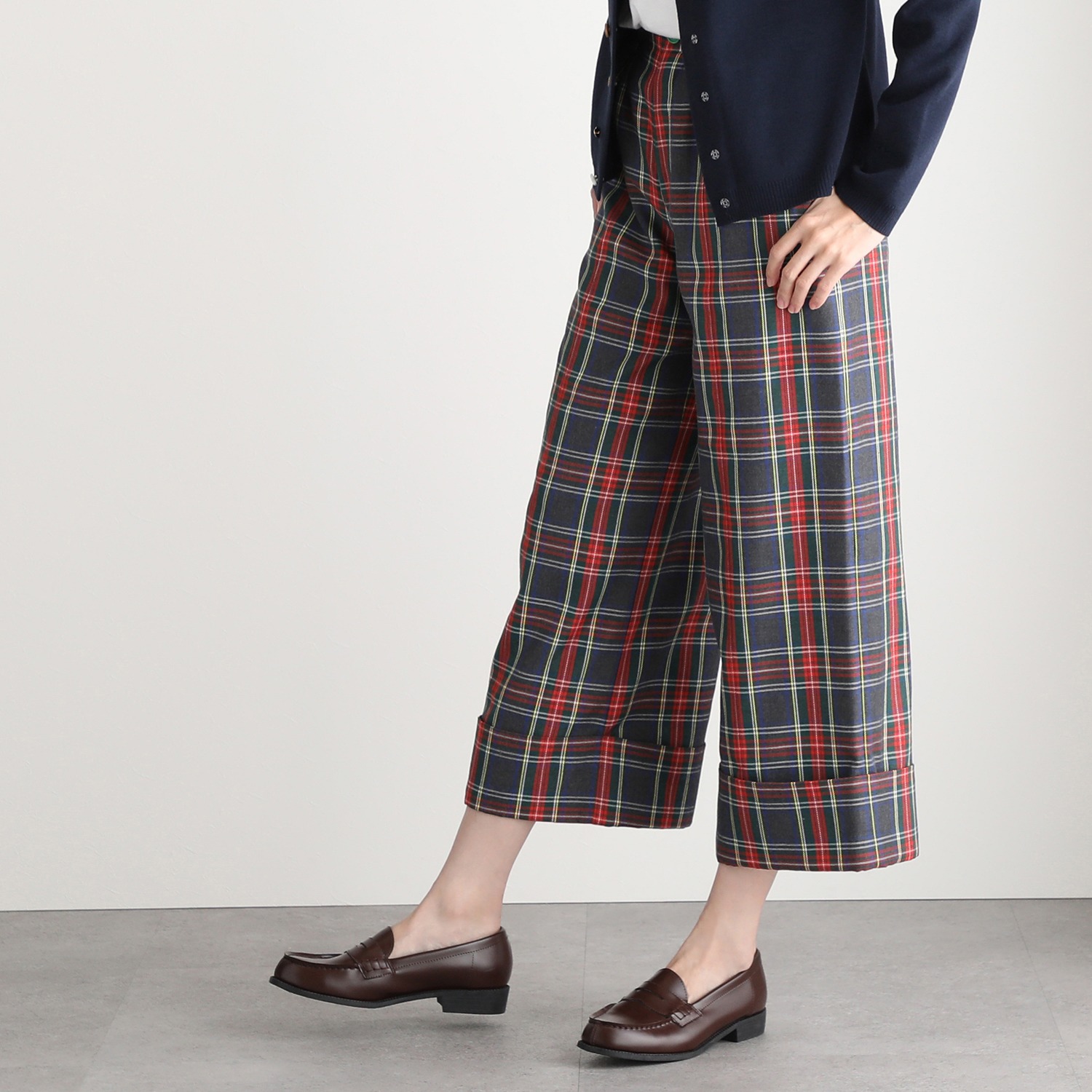 ハヤマ　ブリーズ 裾ダブル パンツ