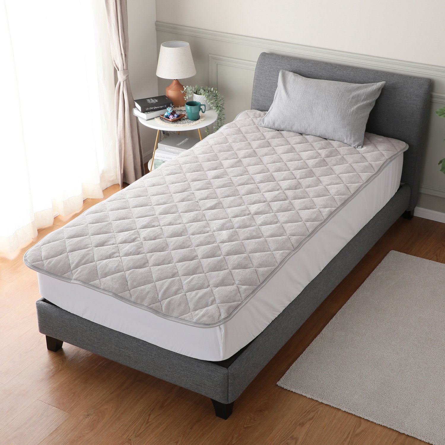 ＜シングル＞ 西川 ゴム無しでもズレにくい！ 付け外しラクラク 吸湿発熱あったか 置くらく敷きパッド 