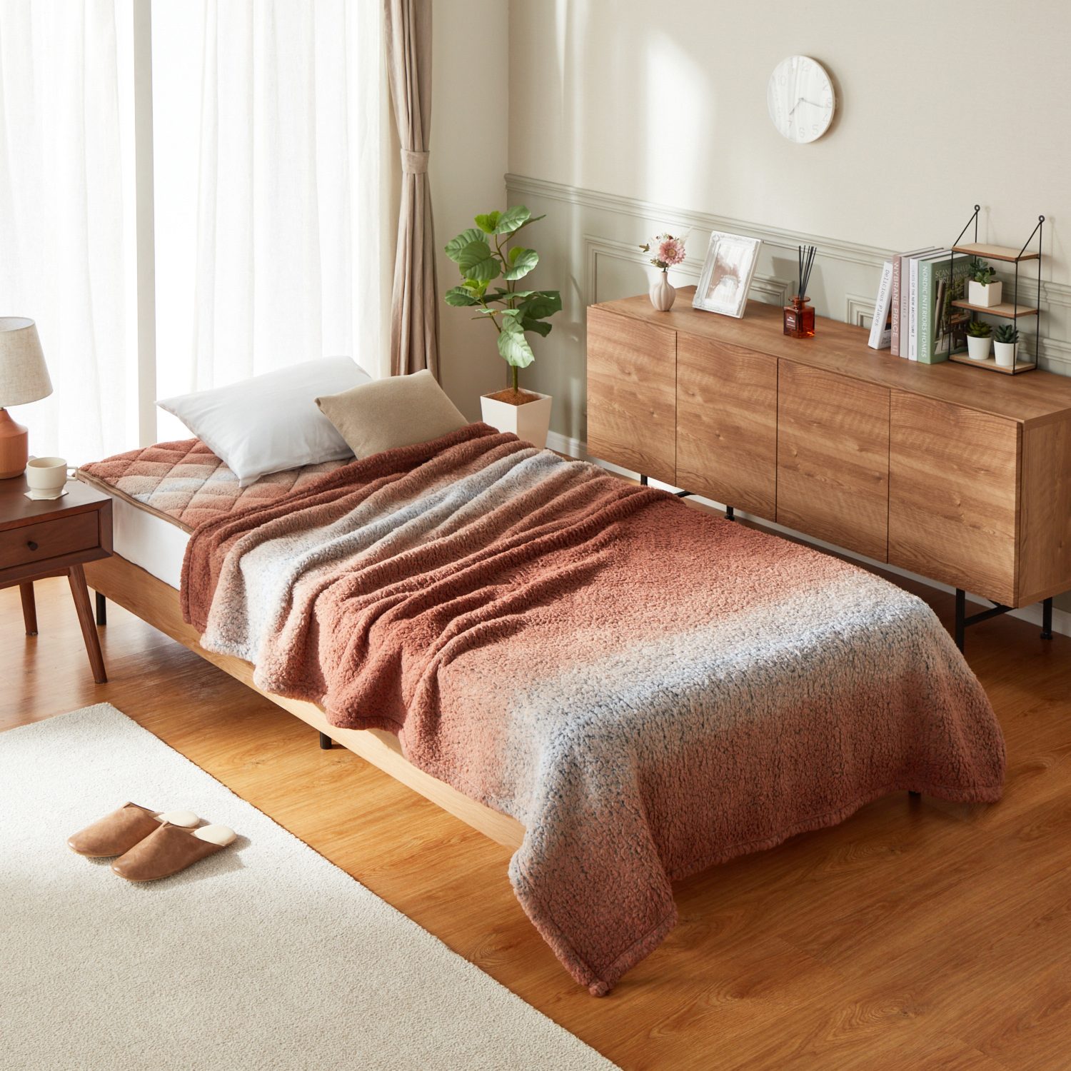 ＜ダブル＞西川 軽くてふわふわ！ 抗菌・消臭・蓄熱 もこもふブランケット