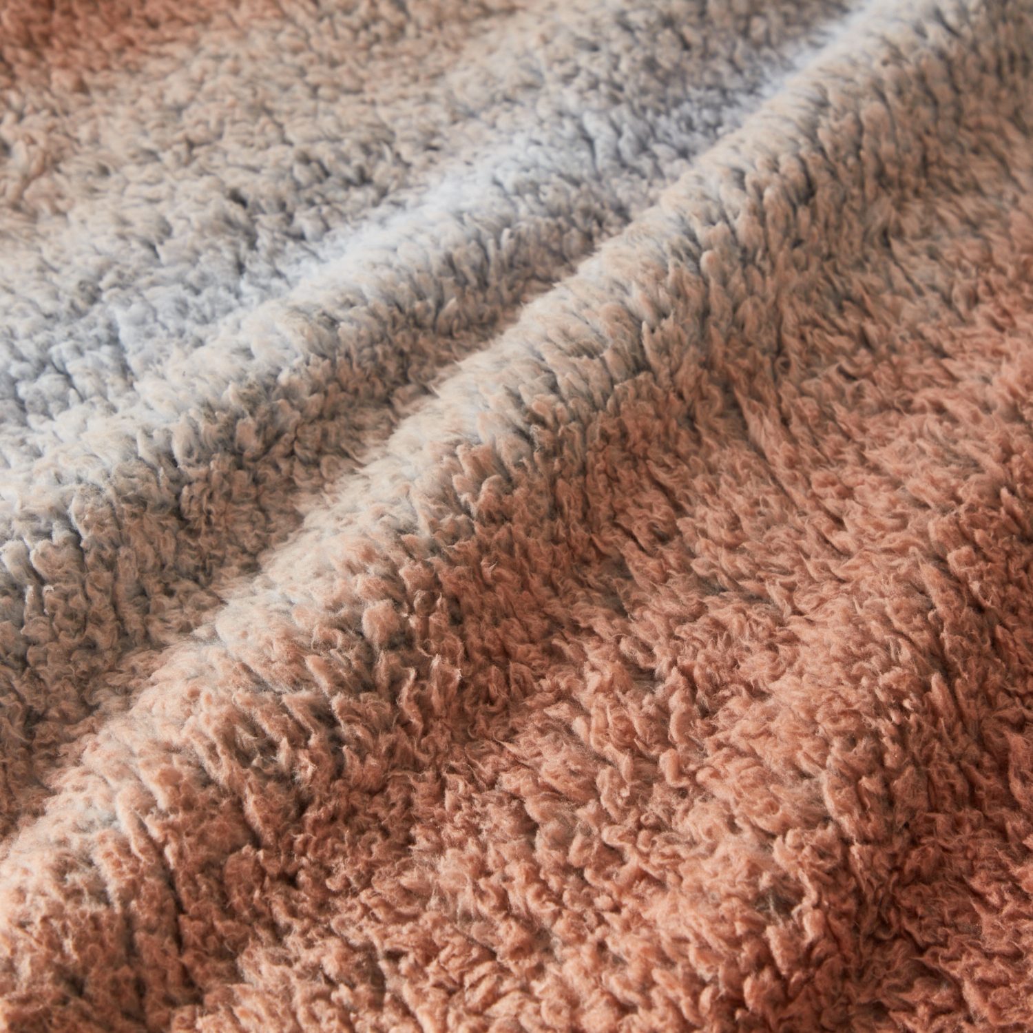 ＜ダブル＞西川 軽くてふわふわ！ 抗菌・消臭・蓄熱 もこもふブランケット