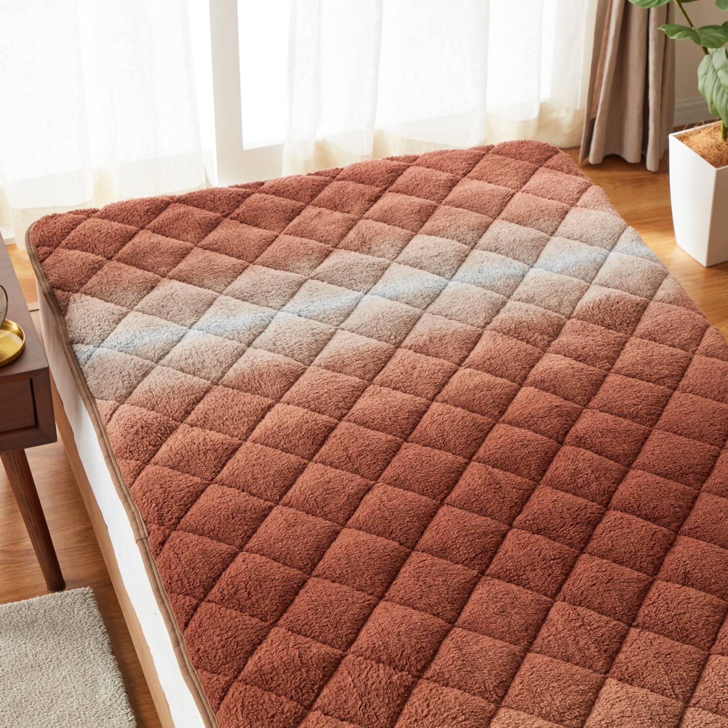 ＜シングル＞西川 抗菌・消臭・蓄熱 もこもふ敷きパッド