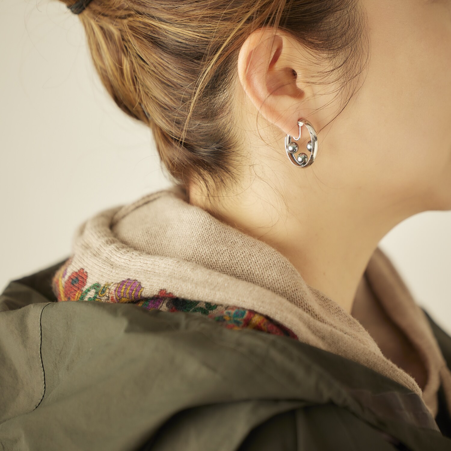 シマ・リリアーナ パールビジュウ付 フープイヤリング／ピアス