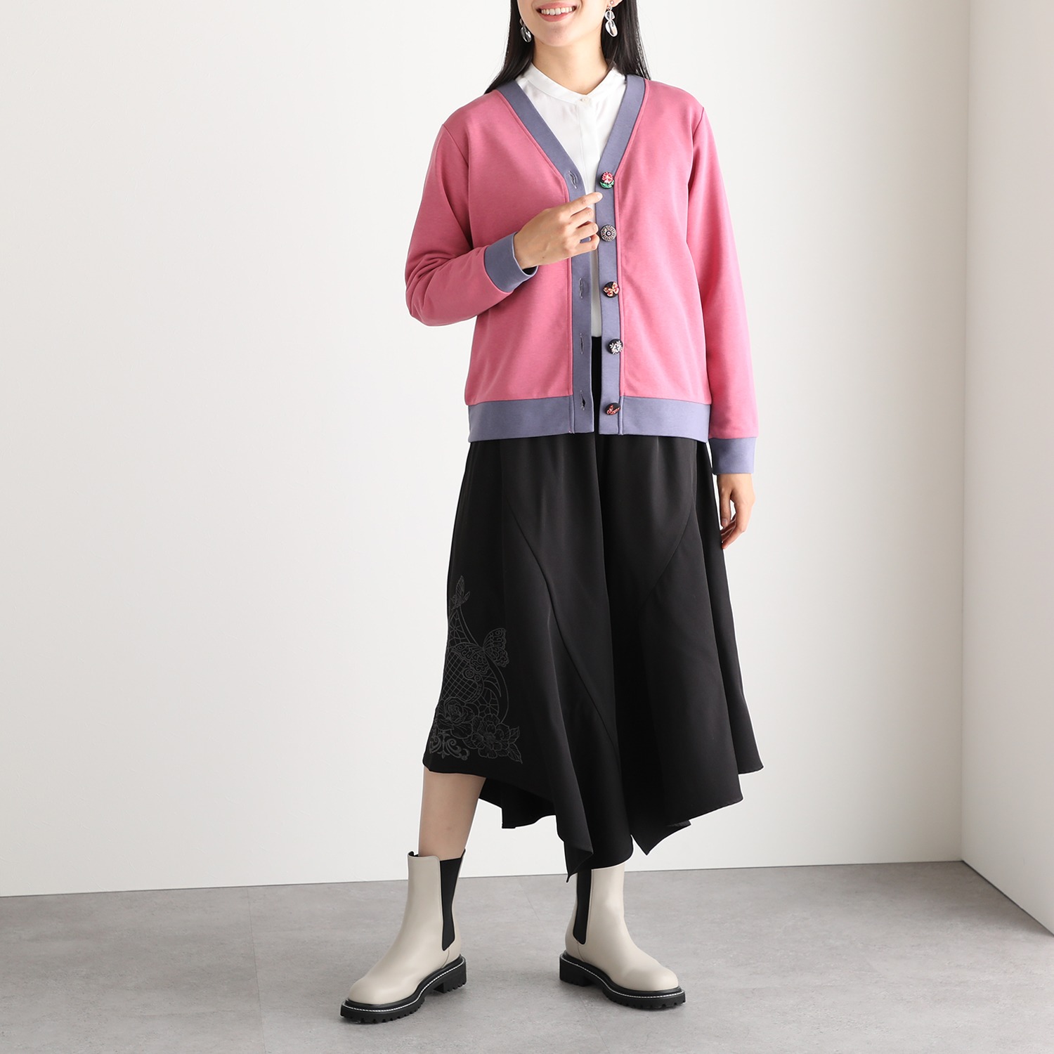 スカラー 裏毛 刺しゅうクルミボタン カーディガン