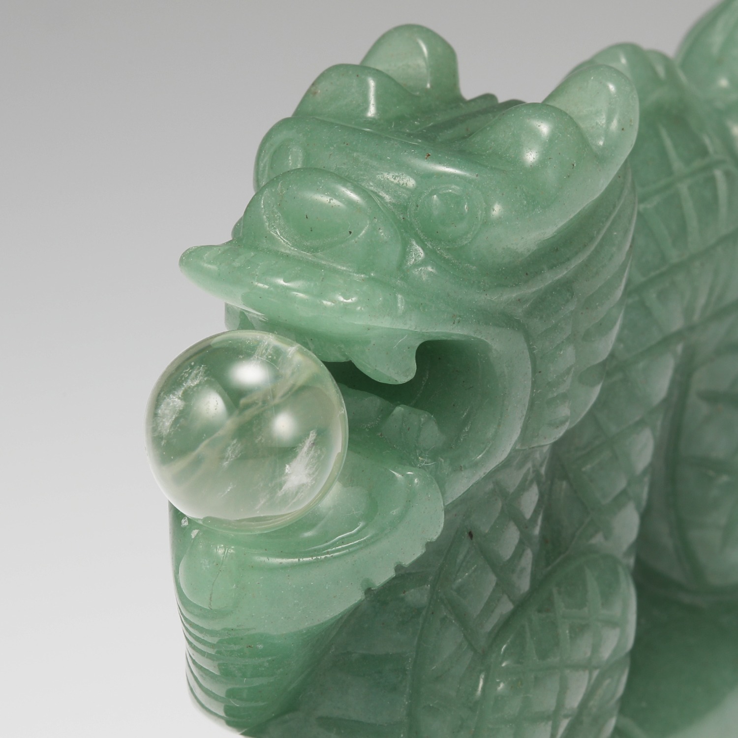 幸石堂 福禄寿の天然石 大開運祈願 グリーンクォーツ 水晶玉を掲げる青龍置物