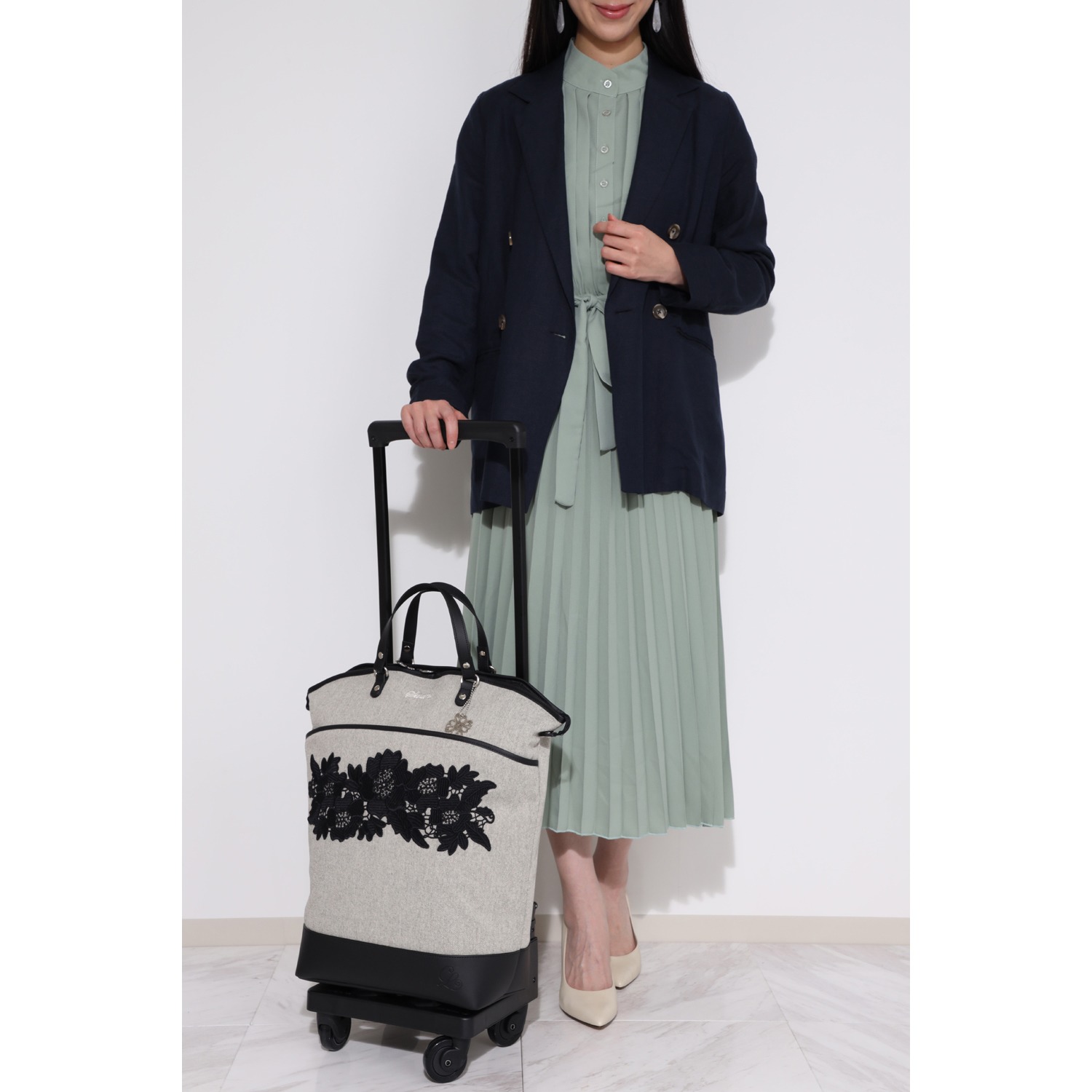 ＜Ｌサイズ＞スワニー トートキャリー 近沢レース店 フローレンスＩＩ ４輪ストッパー付き 