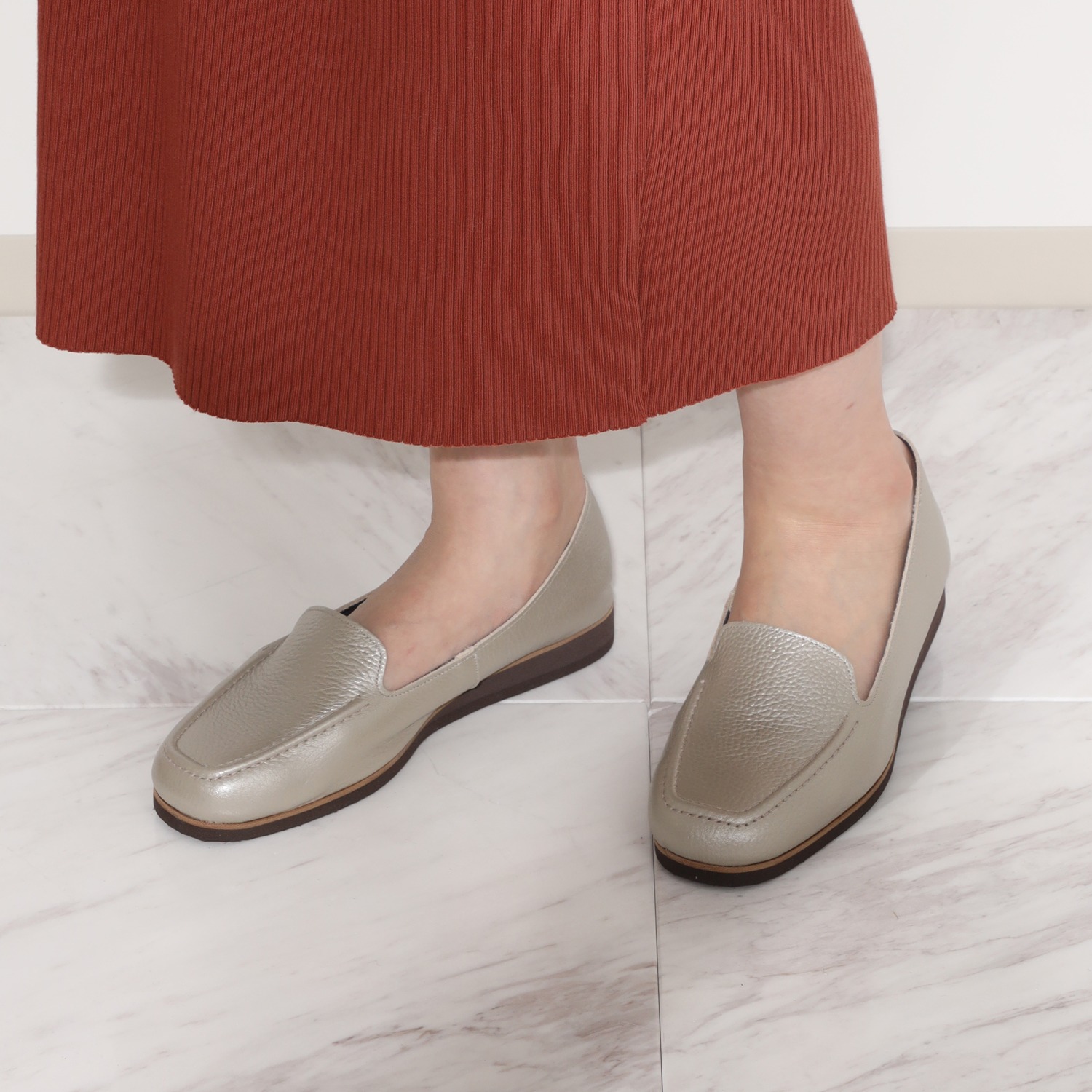 フィグリーノ 日本製　牛革柔らか仕立て モカステッチ 超軽量リラックス フラットシューズ 