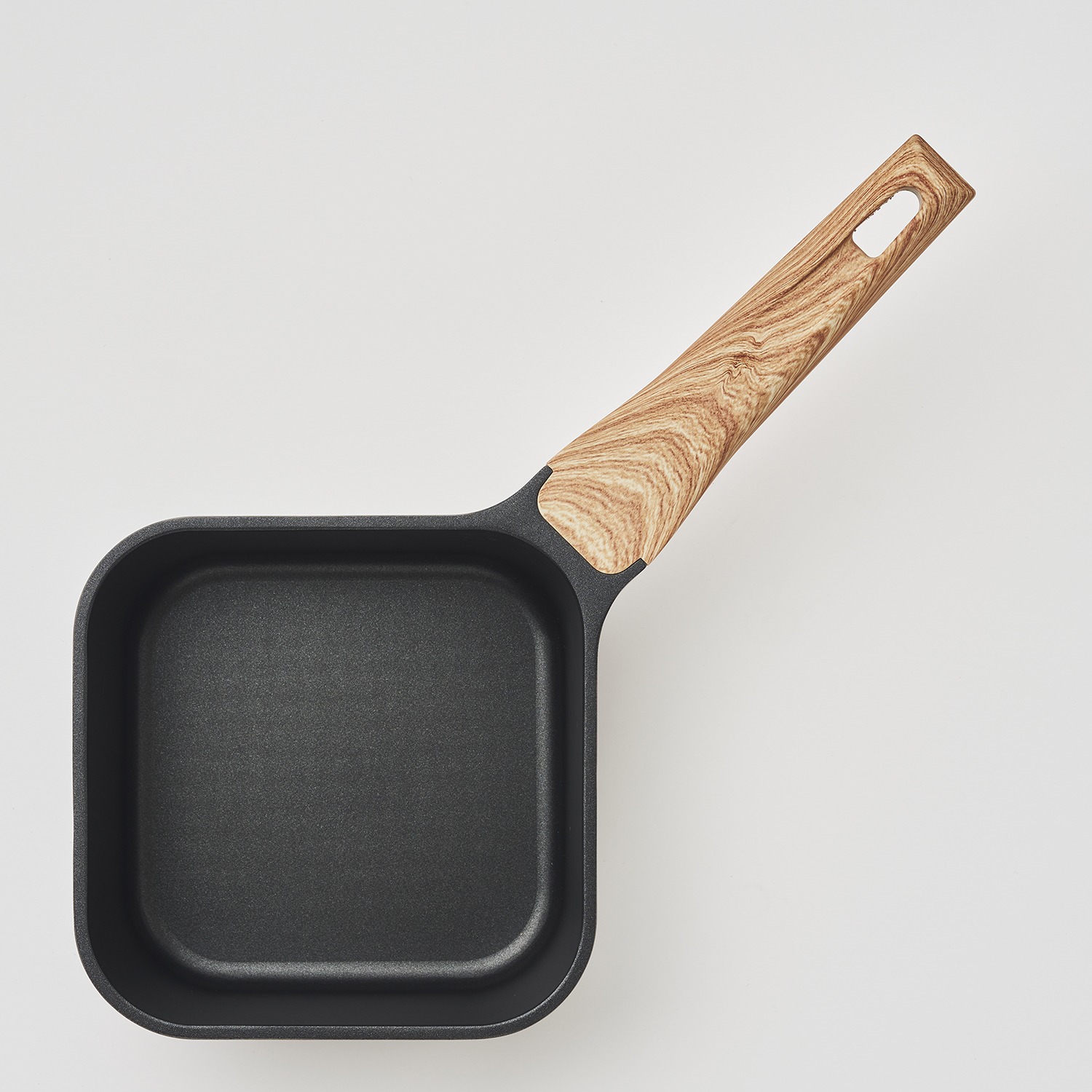 ＜深型１６ｃｍ・フタ付＞ 簡単おいしく料理＆ 立つコンパクト収納！ ｓｕｔｔｏ　フライパン