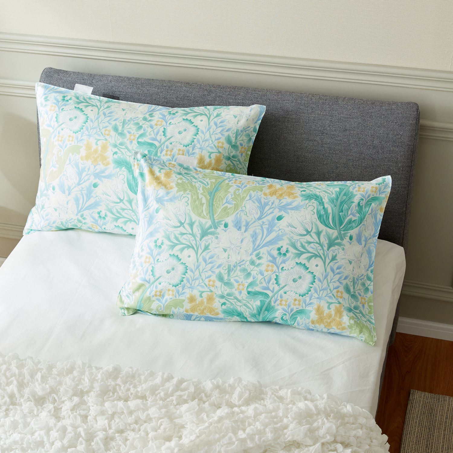  ＜Ｍ＞ニズム コットン１００％サテン ラッフルガーデン柄 枕カバー２枚セット