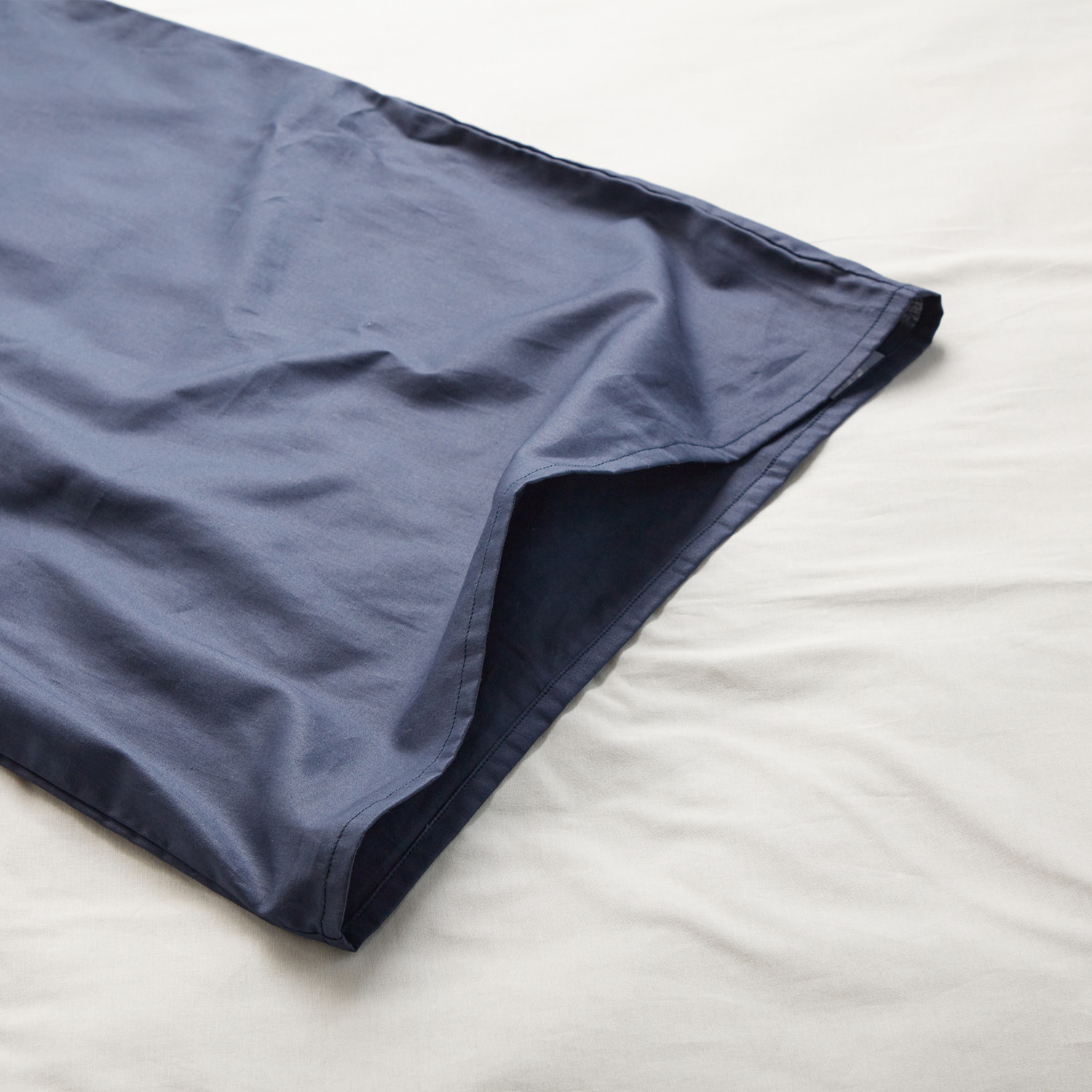 西川 コットン１００％ 日本製ピローケース 同色２枚組