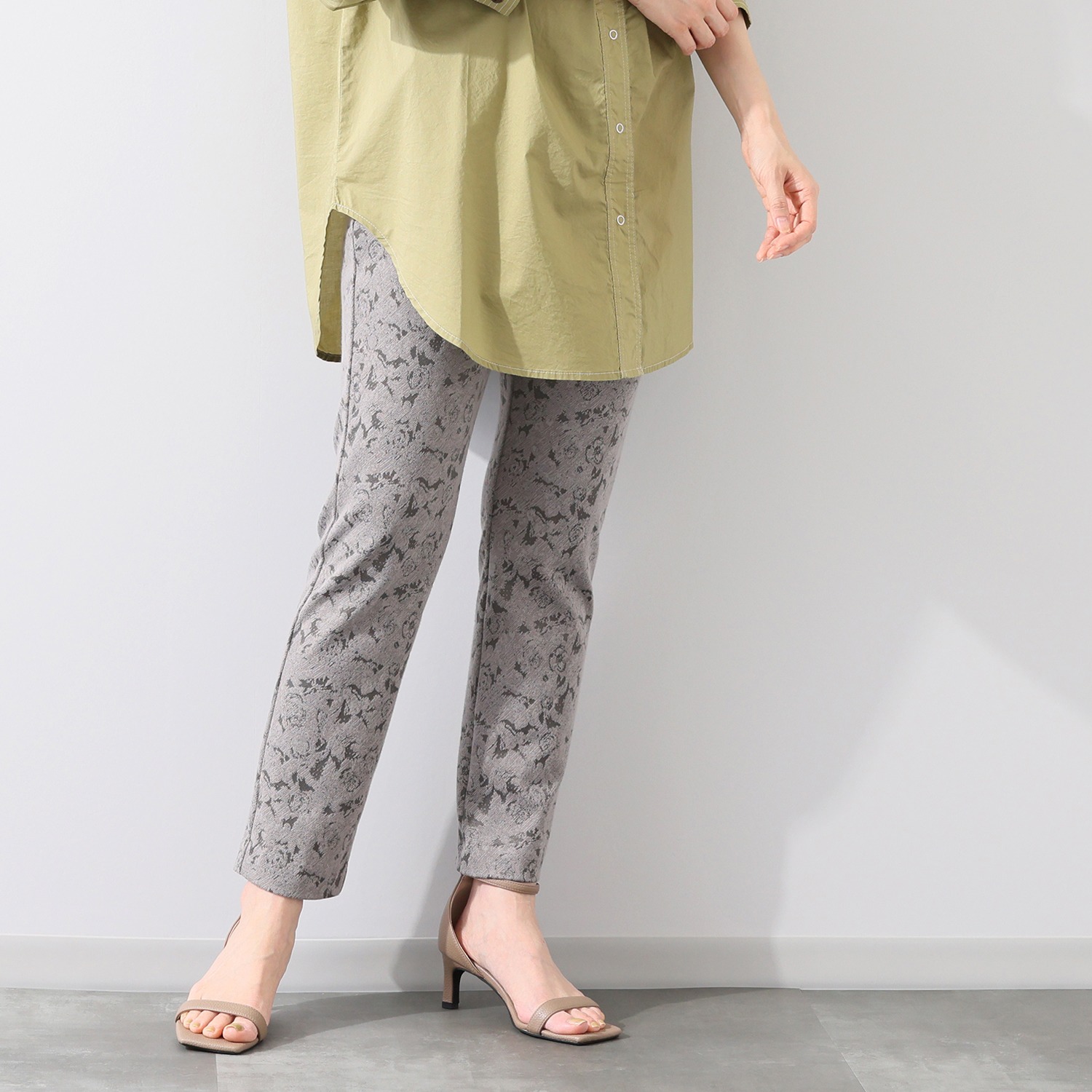 上質ごこち アンティークローズ ジャガード シガレットパンツ