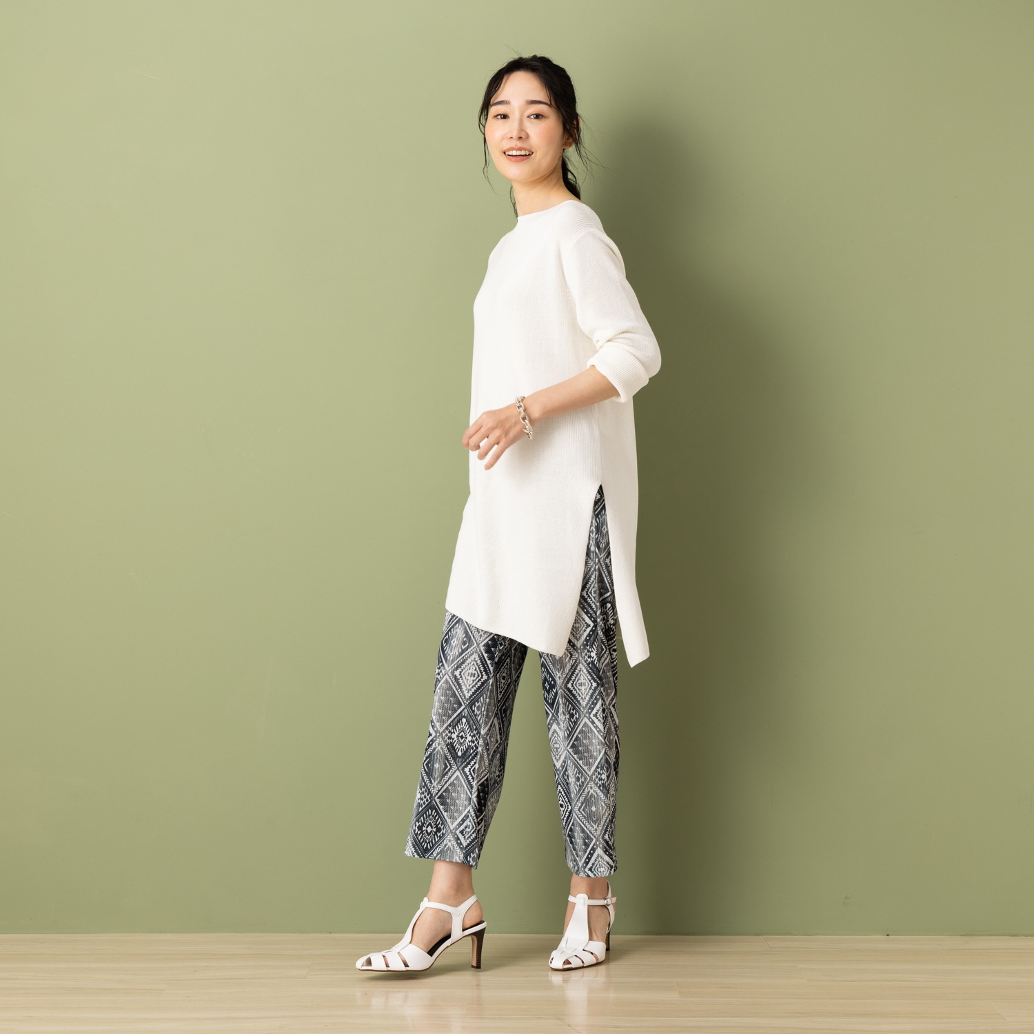 ピーツー 強撚スムース 転写プリント ゆったりストレートパンツ