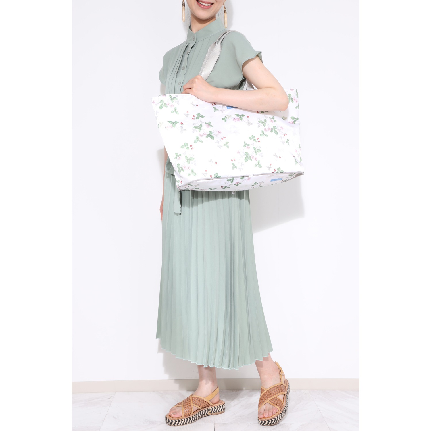 ウェッジウッド ワイルドストロベリー ポケッタブルトートバッグ