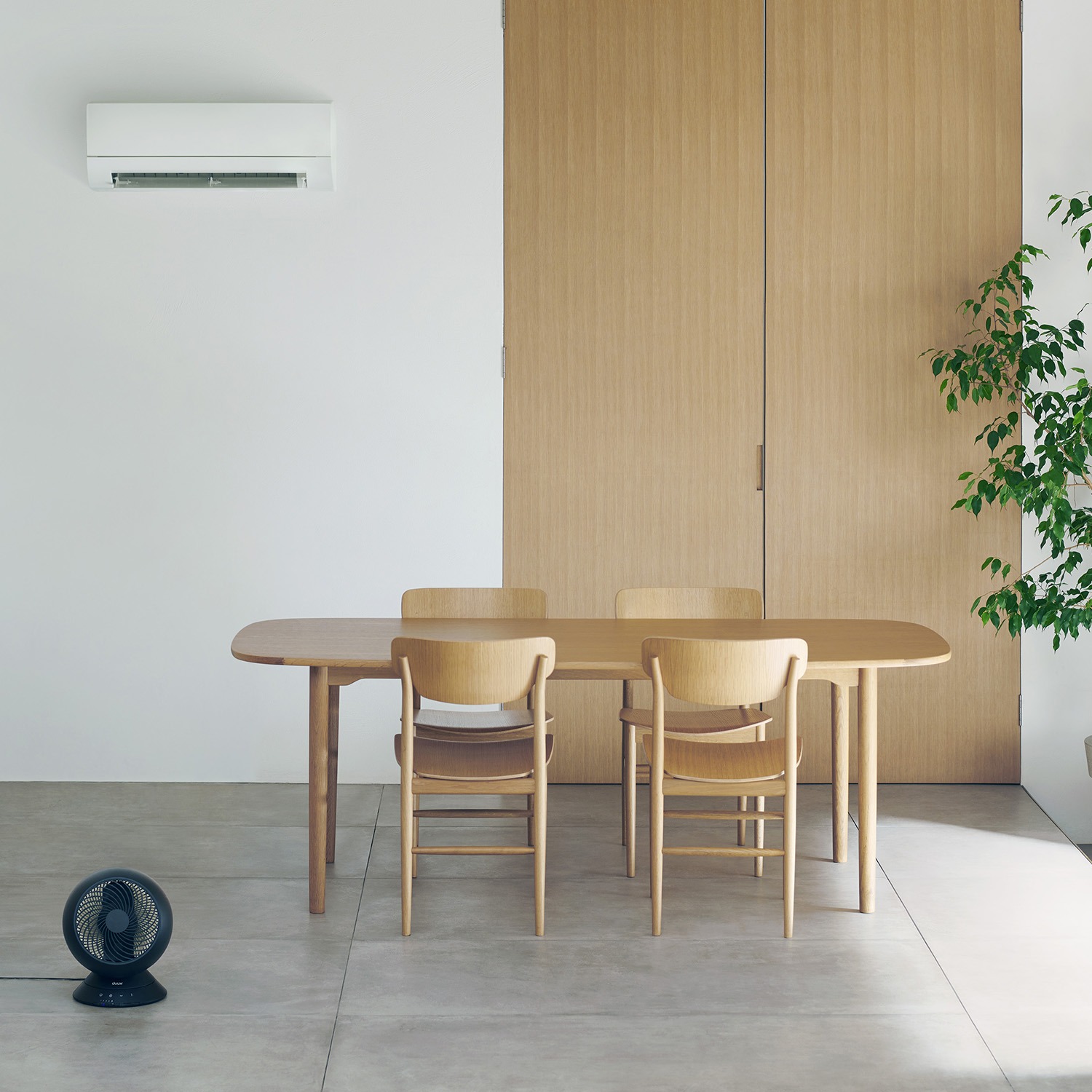 デュクス やさしい風も パワフルな風もおまかせ！ グローブ ３Ｄサーキュレーター 