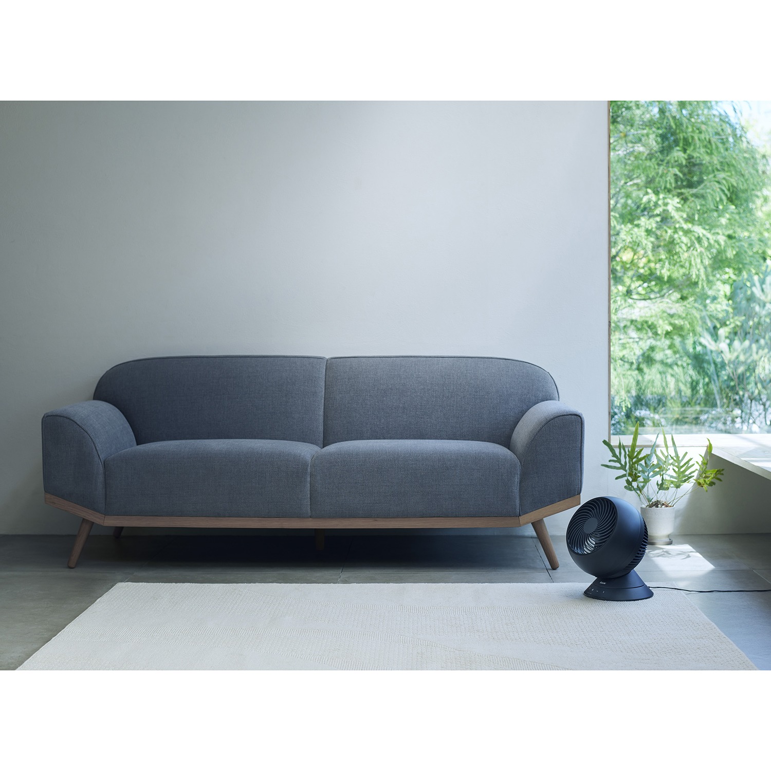 デュクス やさしい風も パワフルな風もおまかせ！ グローブ ３Ｄサーキュレーター 