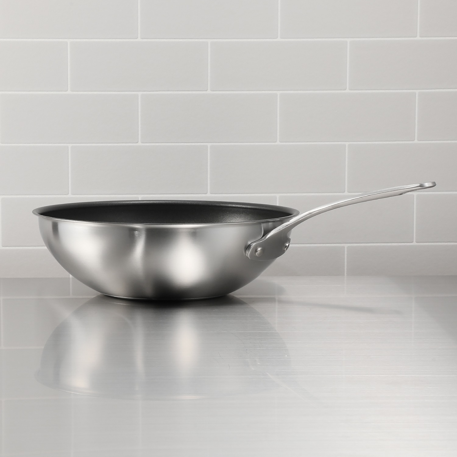 ＜２６ｃｍ＞マイヤー 深型＋丸底のこだわり形状 素早く炒めて 少ない油で揚げられる ステアフライパン 