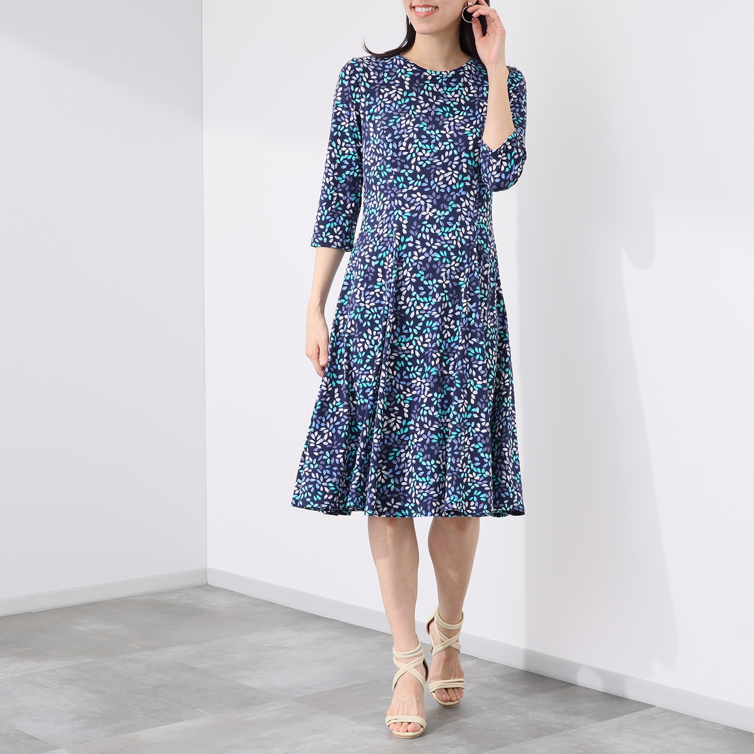 ダジュール 花びらプリント フレアーワンピース