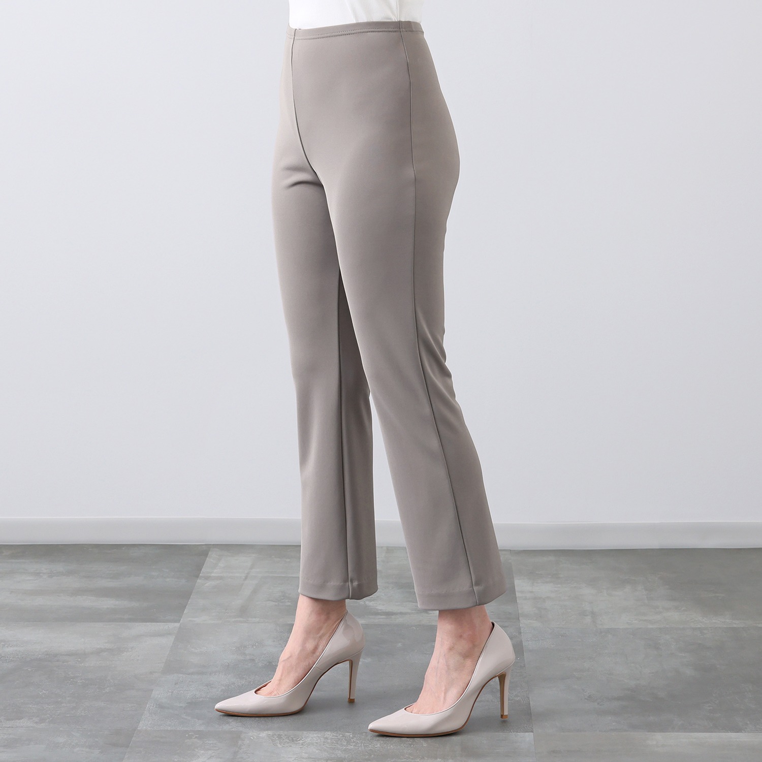 上質ごこち 接触冷感 ソアロン ストレートパンツ ＜股下６５ｃｍ＞