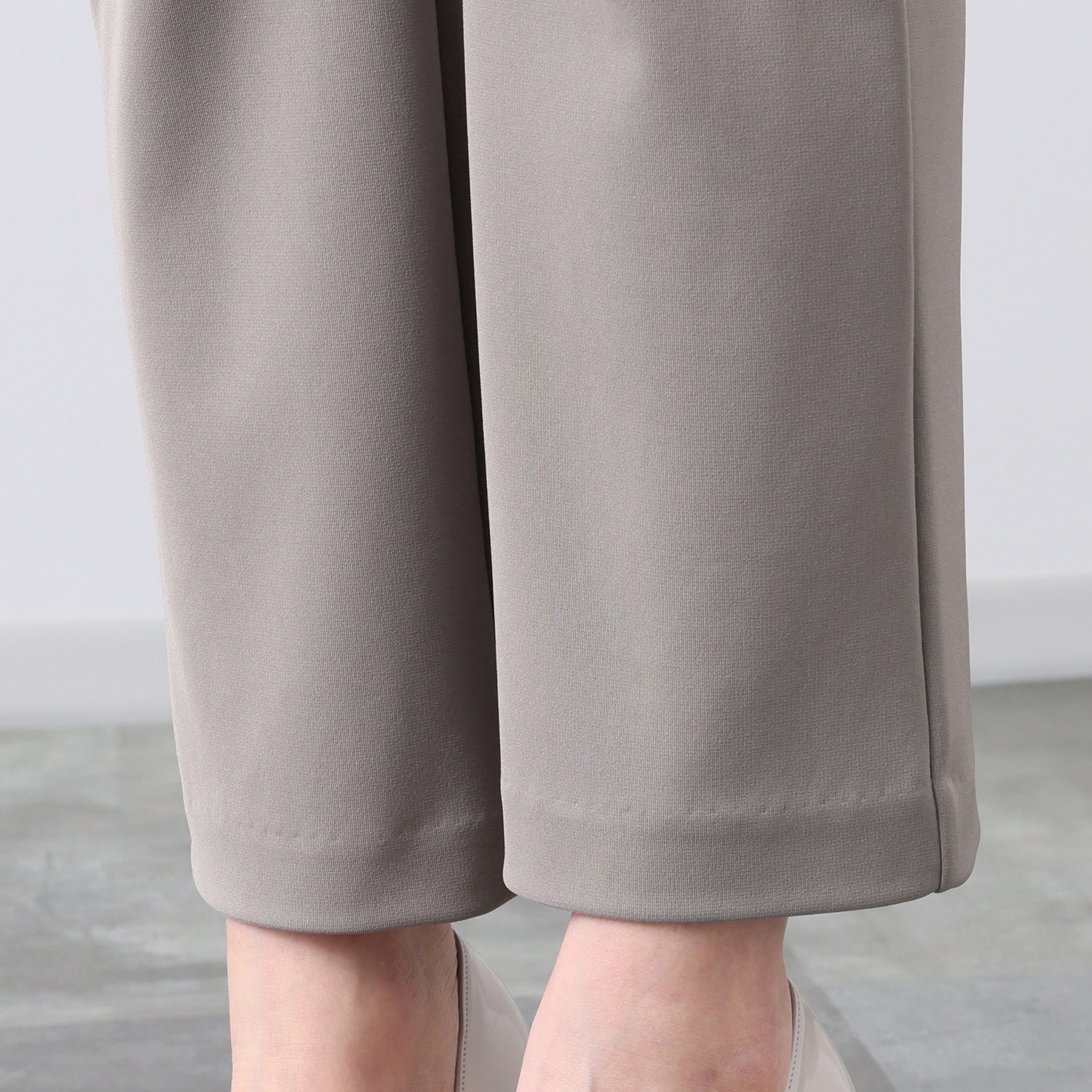 上質ごこち 接触冷感 ソアロン ストレートパンツ ＜股下６５ｃｍ＞