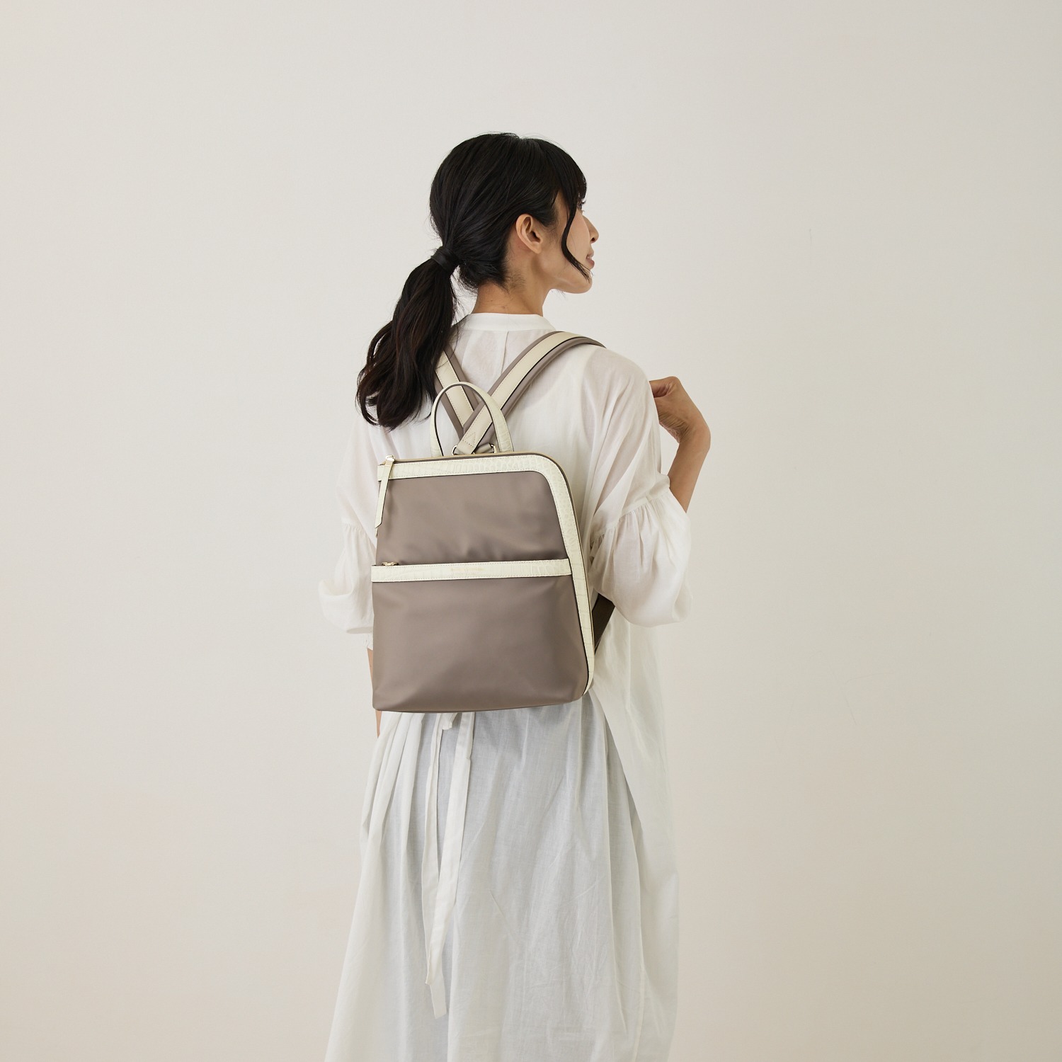 モーダプリンチペ はっ水 ナイロン＆レザーコンビ Ｌ字ファスナー スリムリュック