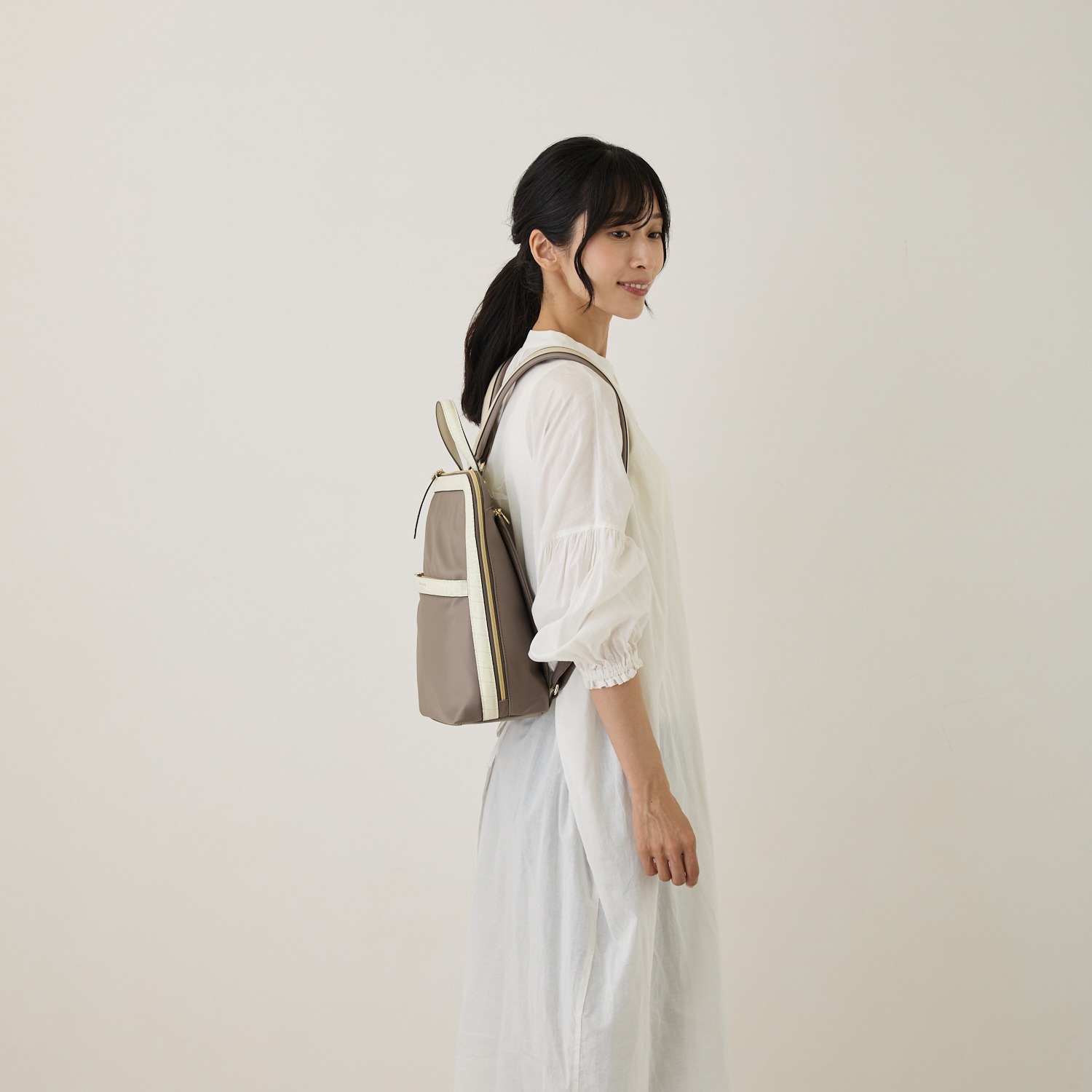 モーダプリンチペ はっ水 ナイロン＆レザーコンビ Ｌ字ファスナー スリムリュック