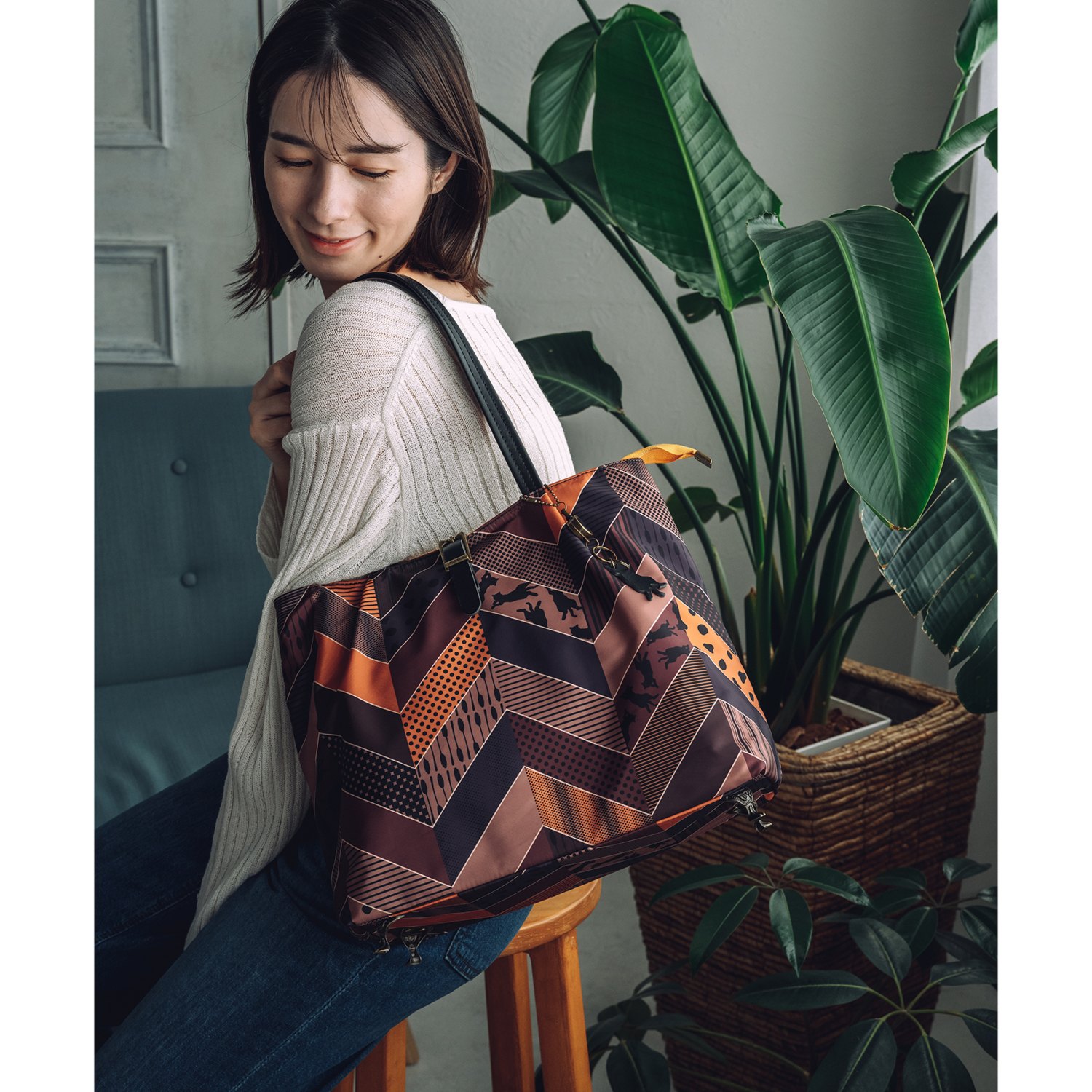 アオネコ ネコ足トートバッグ ＜保護ネコ寄付チケット １２５０円分付＞