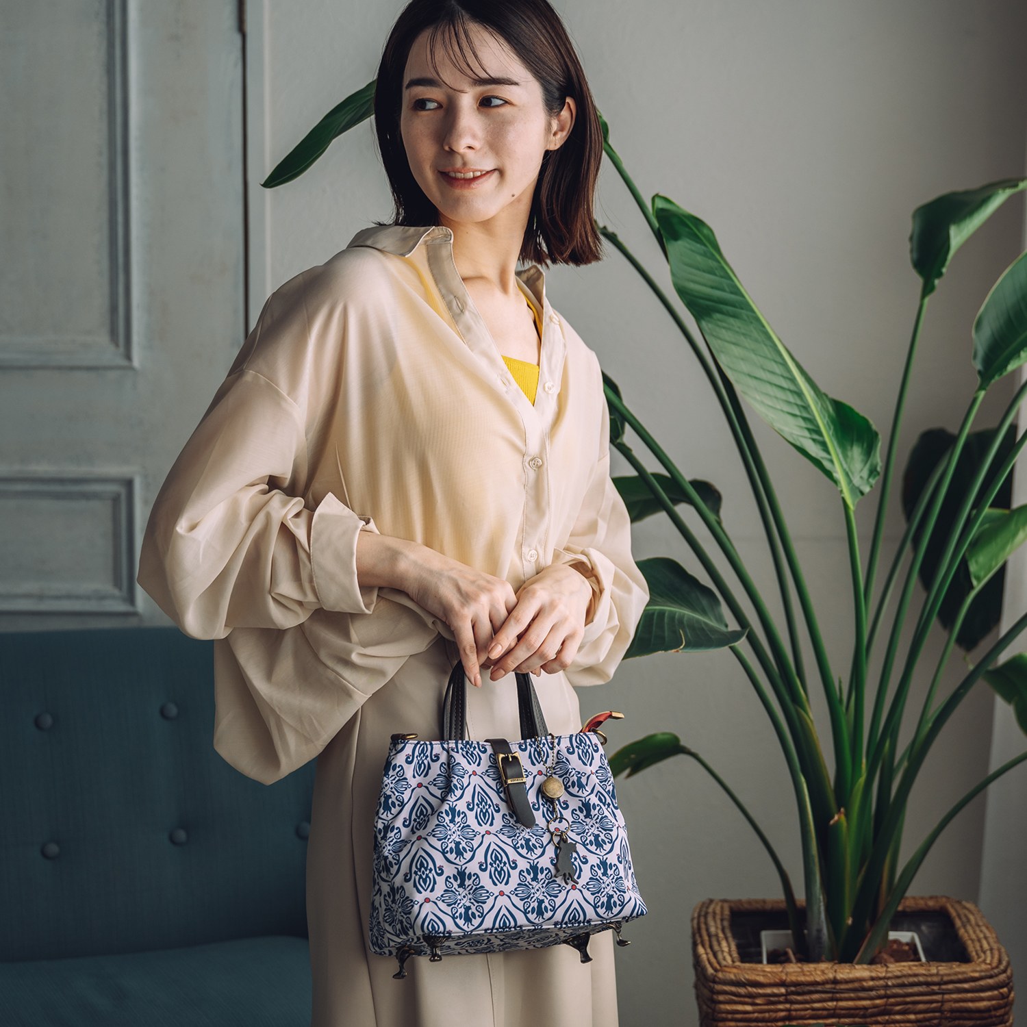 アオネコ ネコ足 ２ウェイ ミニショルダーバッグ ＜保護ネコ寄付チケット ９００円分付＞