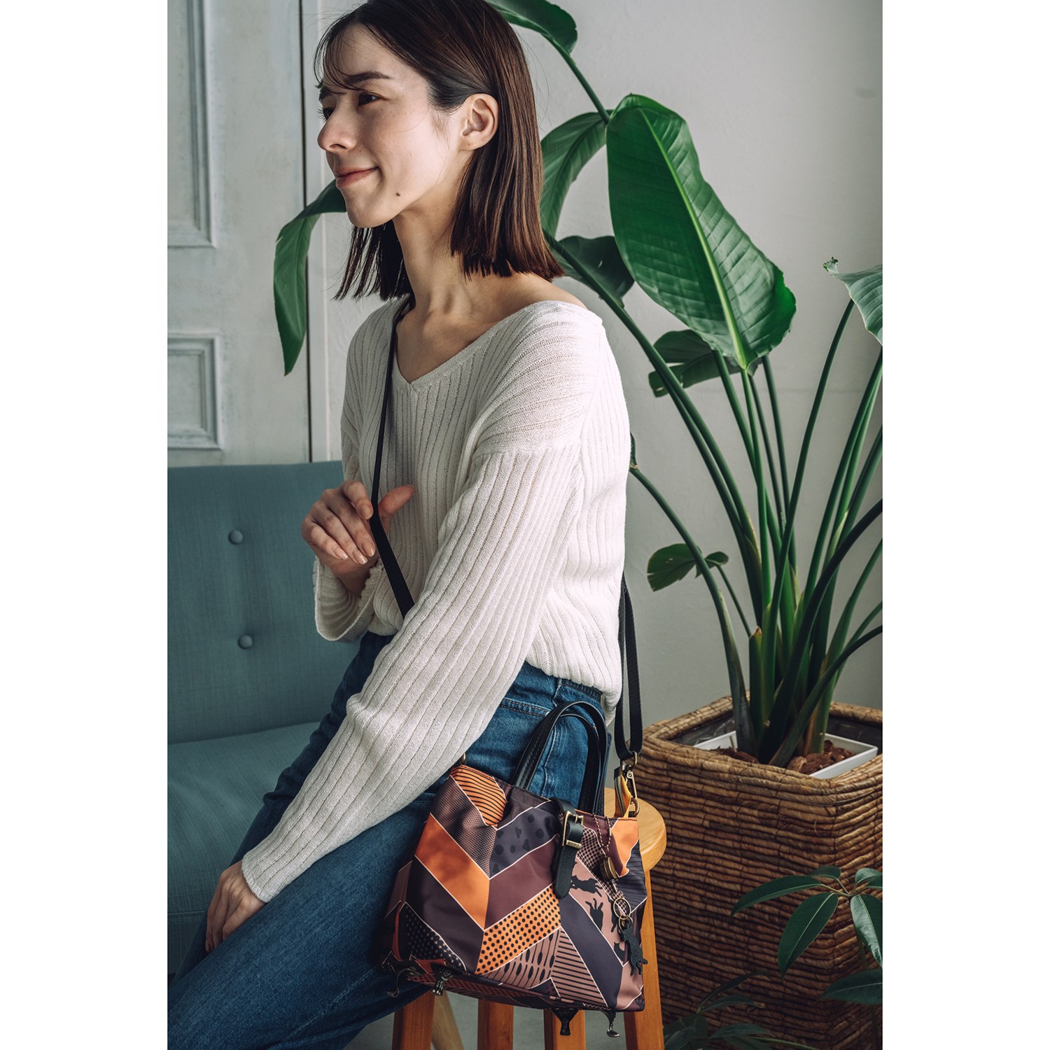 アオネコ ネコ足 ２ウェイ ミニショルダーバッグ ＜保護ネコ寄付チケット ９００円分付＞