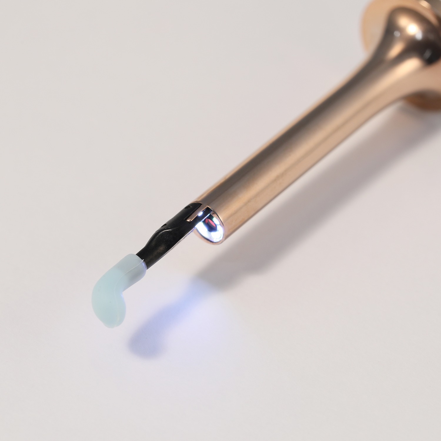 ビーバード 約１０００万画素の高画質 カメラとライト内蔵 スマート耳かき